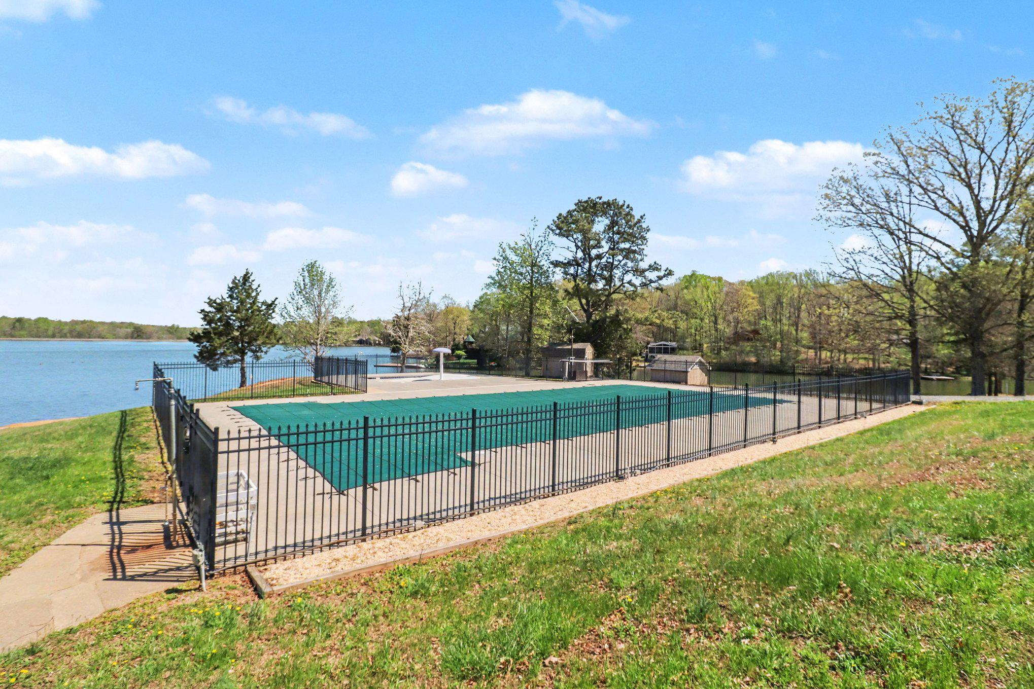 LAKE LAND OR - Residential