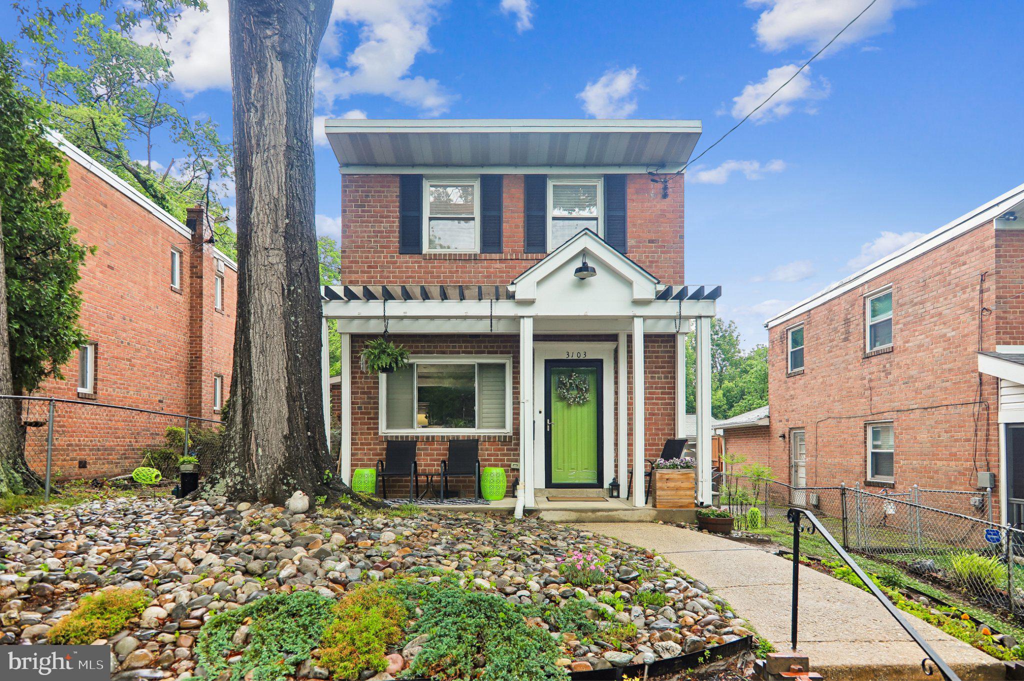 3103 WALNUT STREET NE