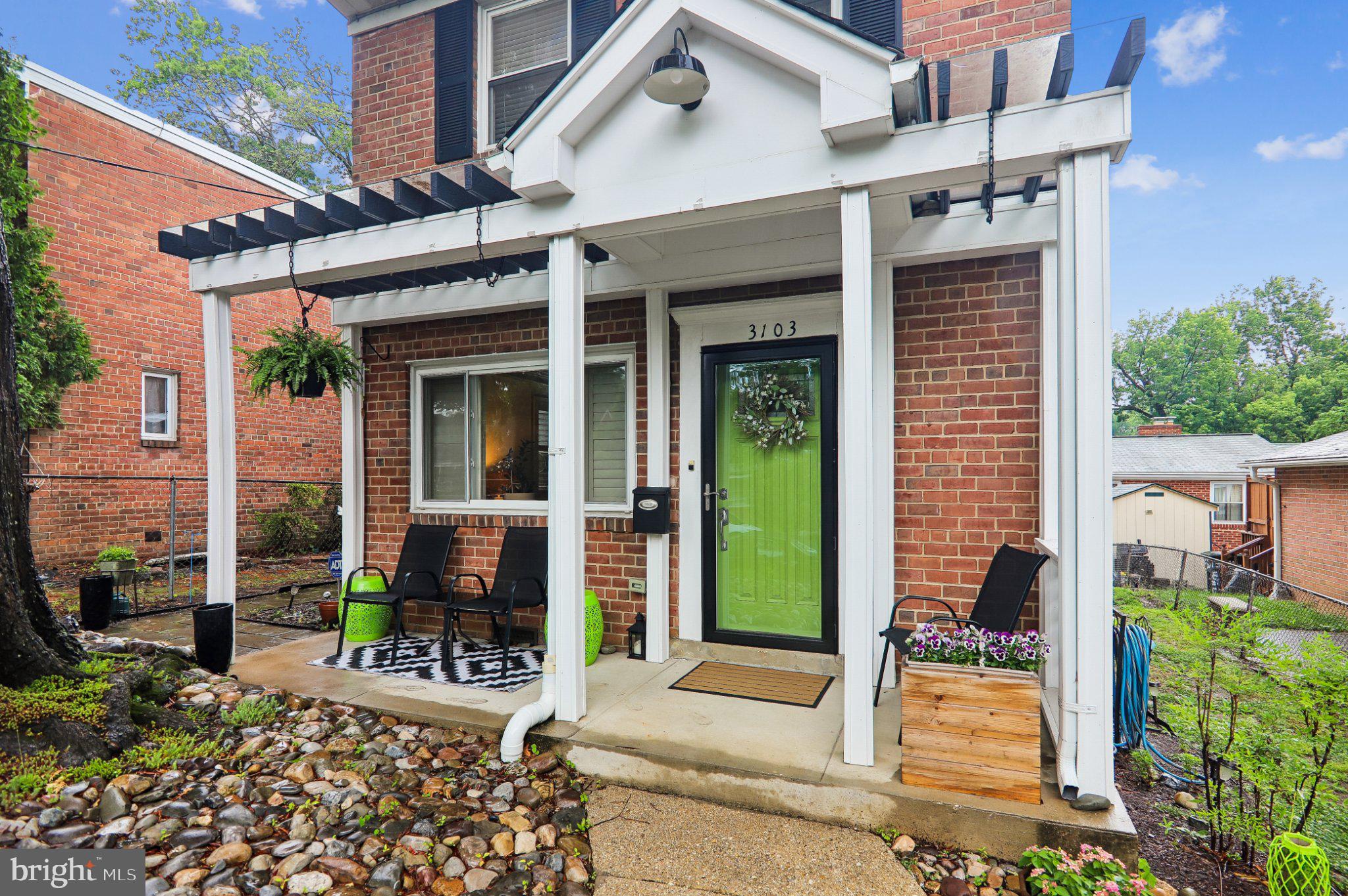 3103 WALNUT STREET NE