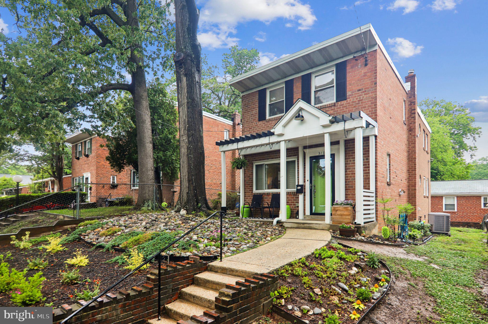 3103 WALNUT STREET NE