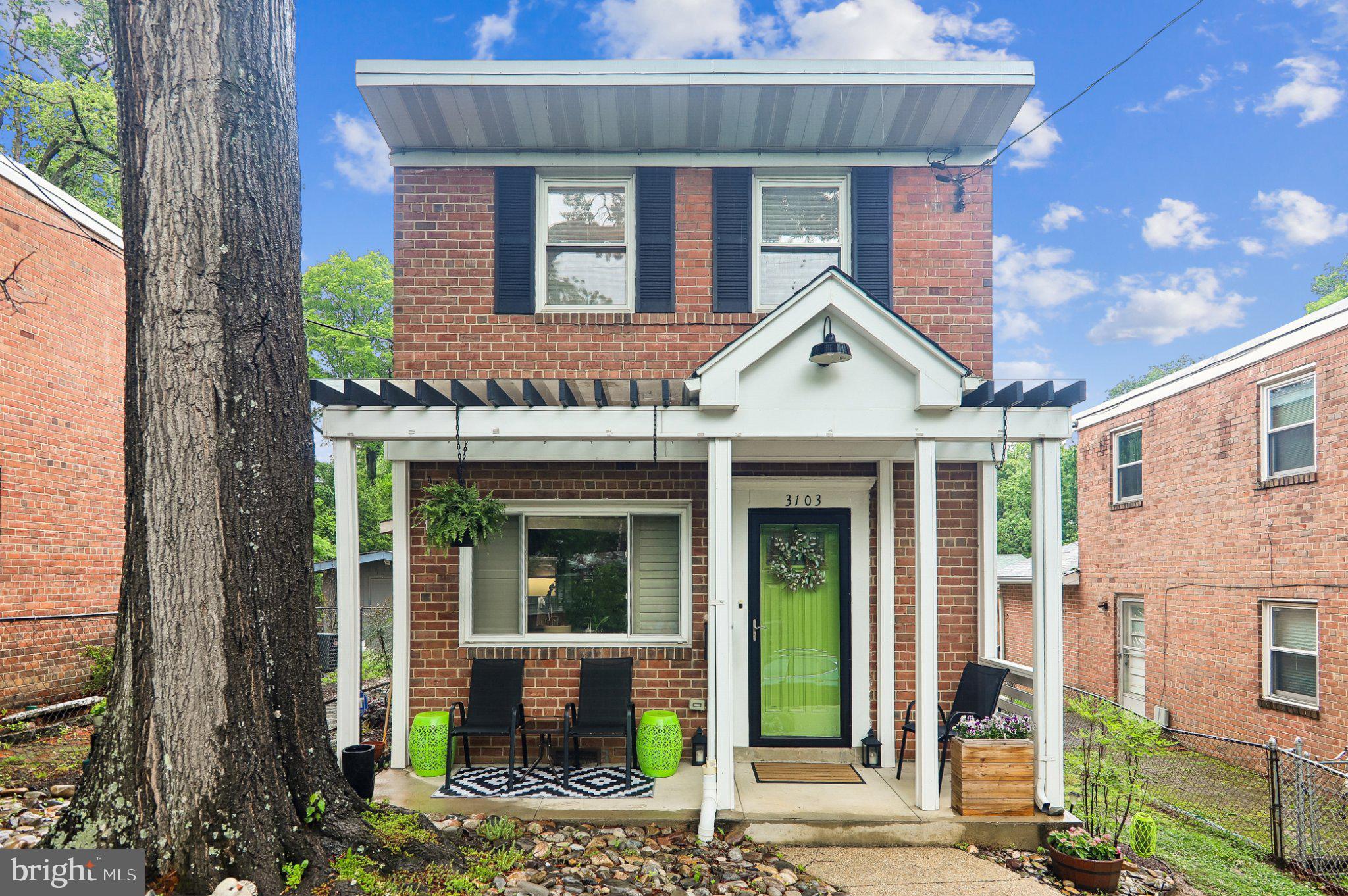 3103 WALNUT STREET NE