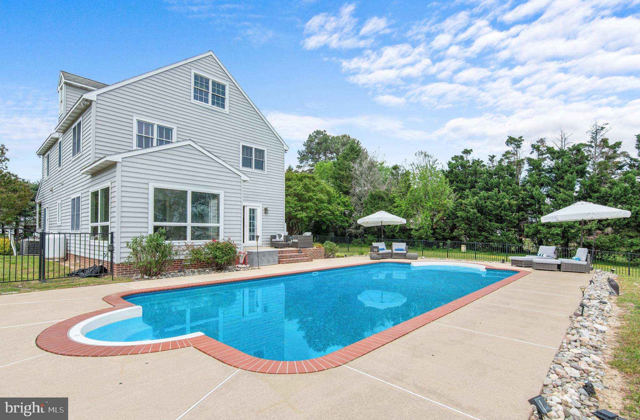 6011 SUNNYSIDE COURT