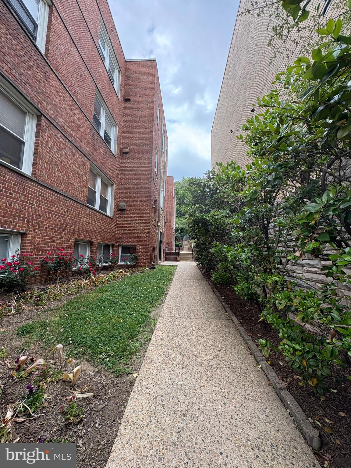 33 KENNEDY STREET NW B-1
