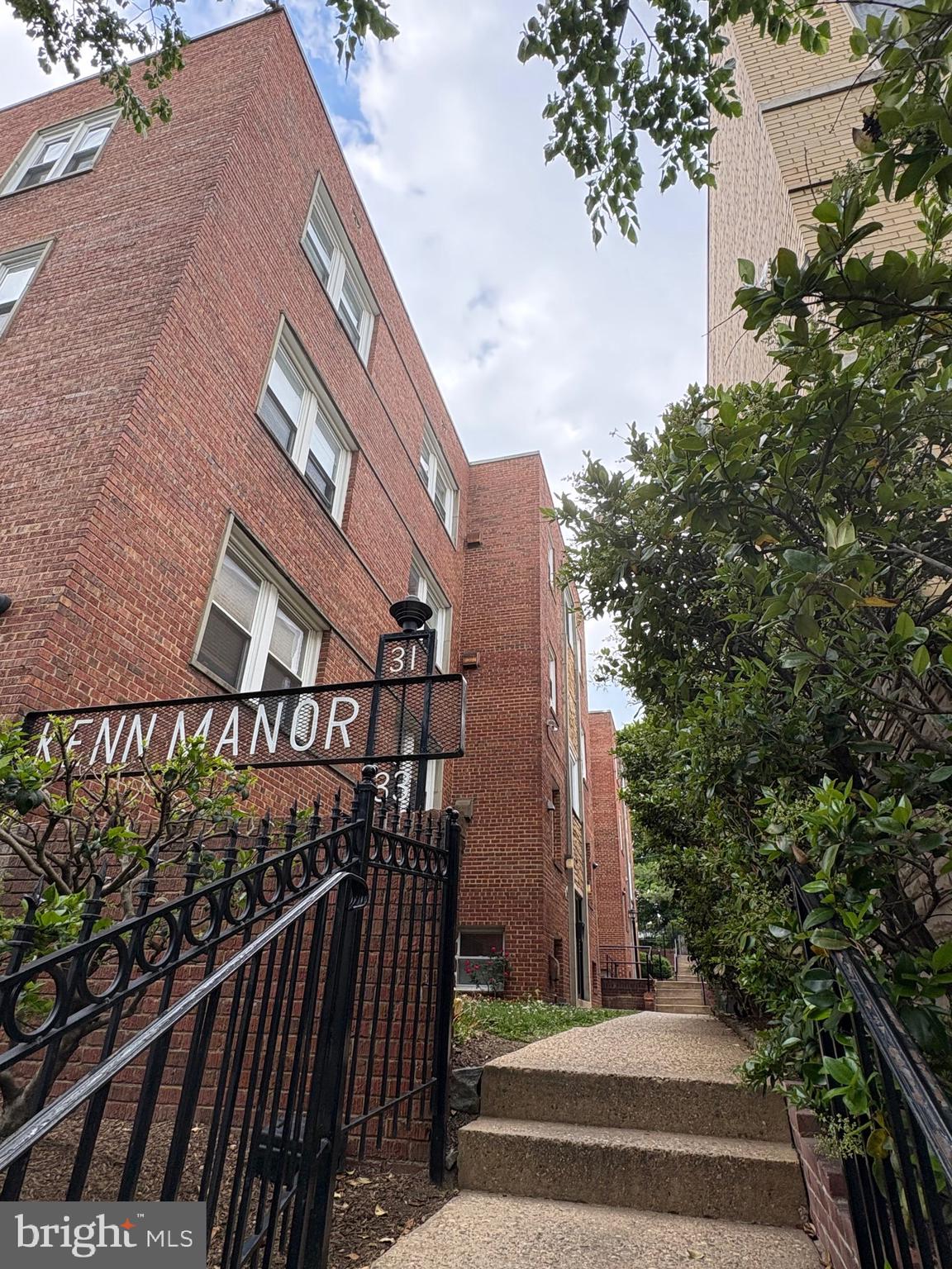 33 KENNEDY STREET NW B-1