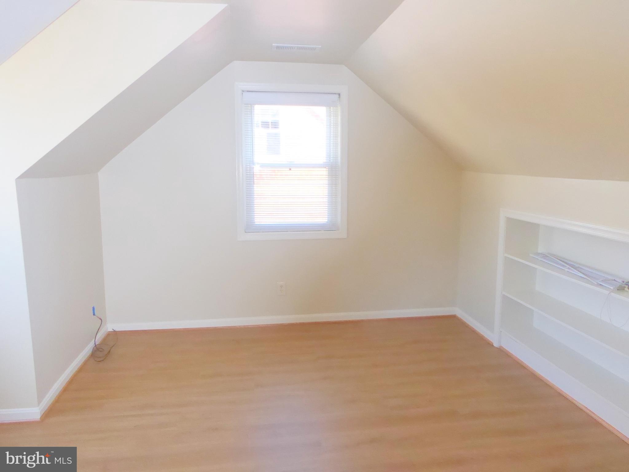 GLENMORE - Residential Lease