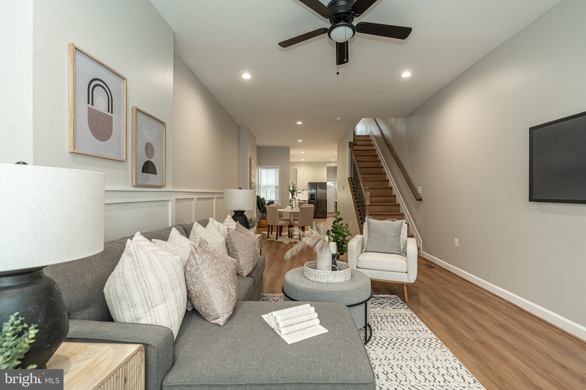 822 S ELLWOOD AVENUE