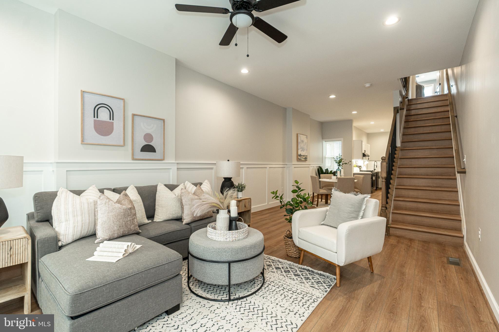 822 S ELLWOOD AVENUE