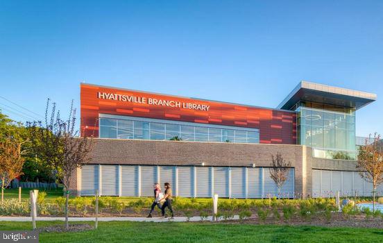 RIVERDALE PARK - Residential