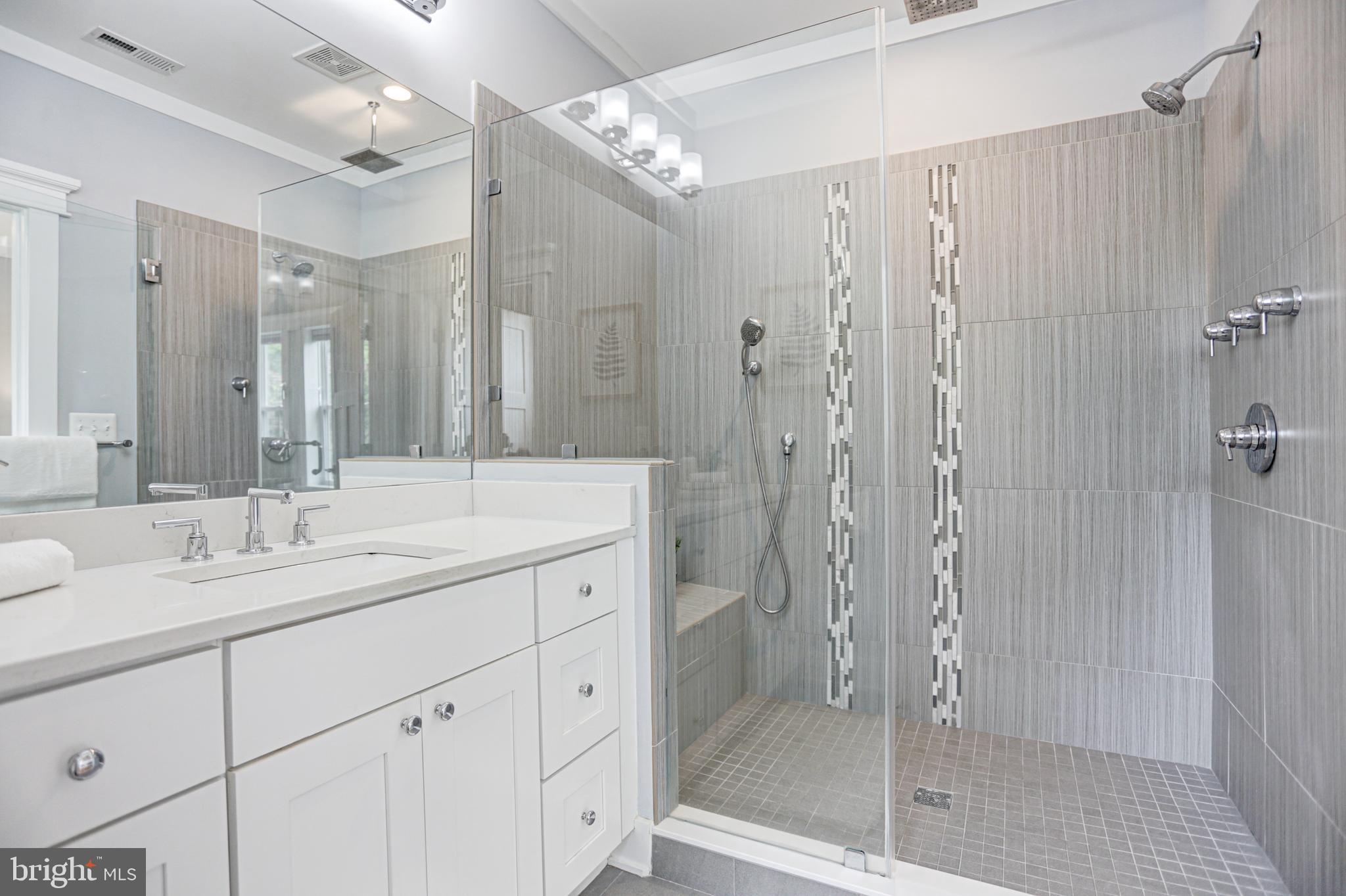 RIVERDALE PARK - Residential