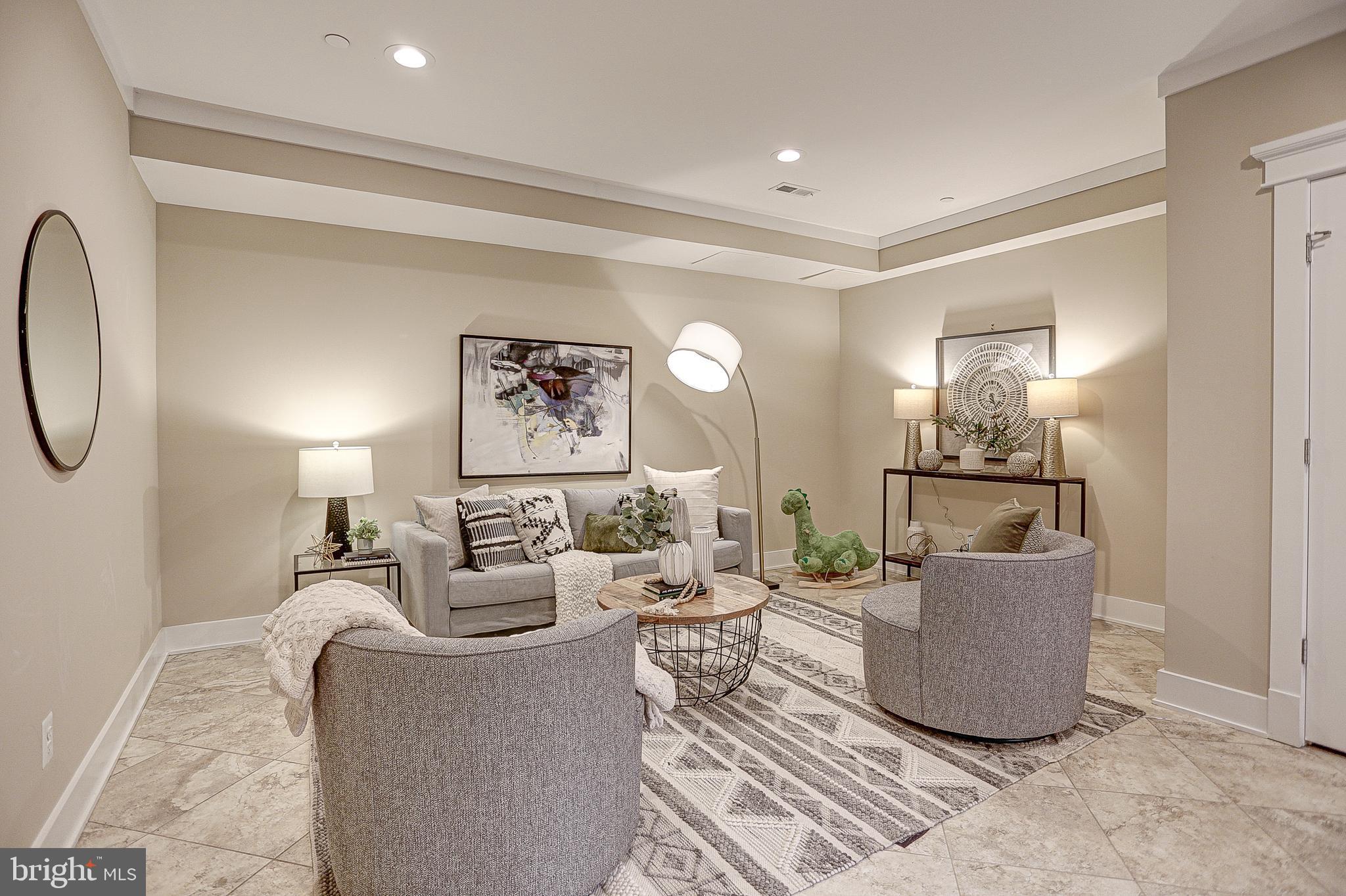 RIVERDALE PARK - Residential