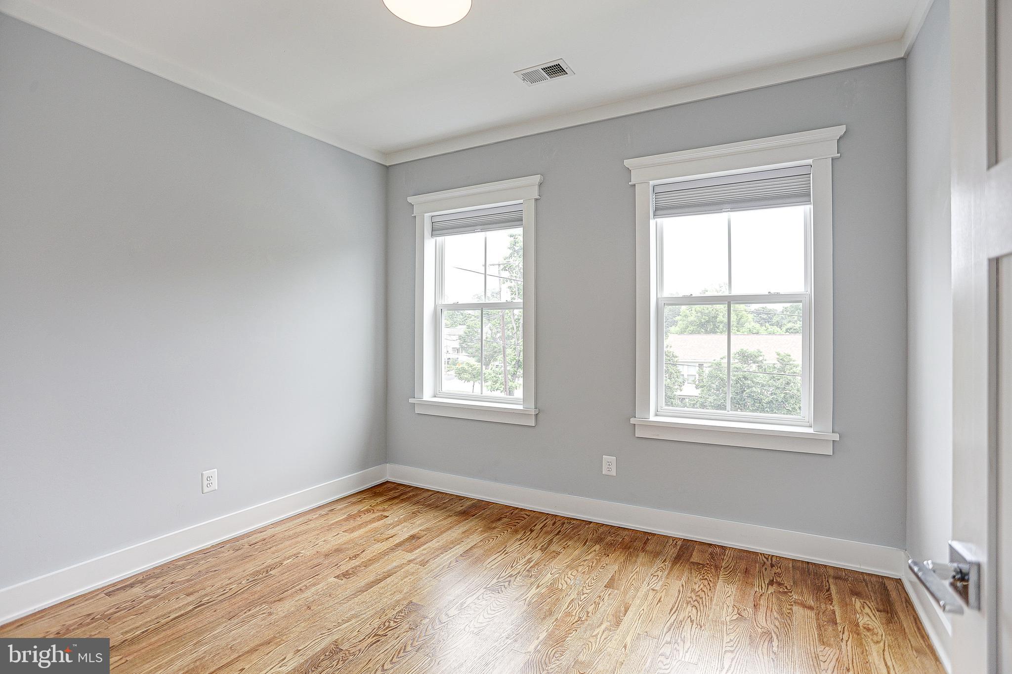 RIVERDALE PARK - Residential