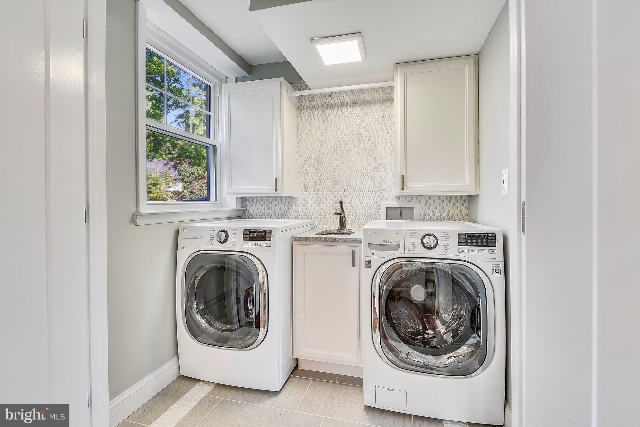 WAYNEWOOD - Residential