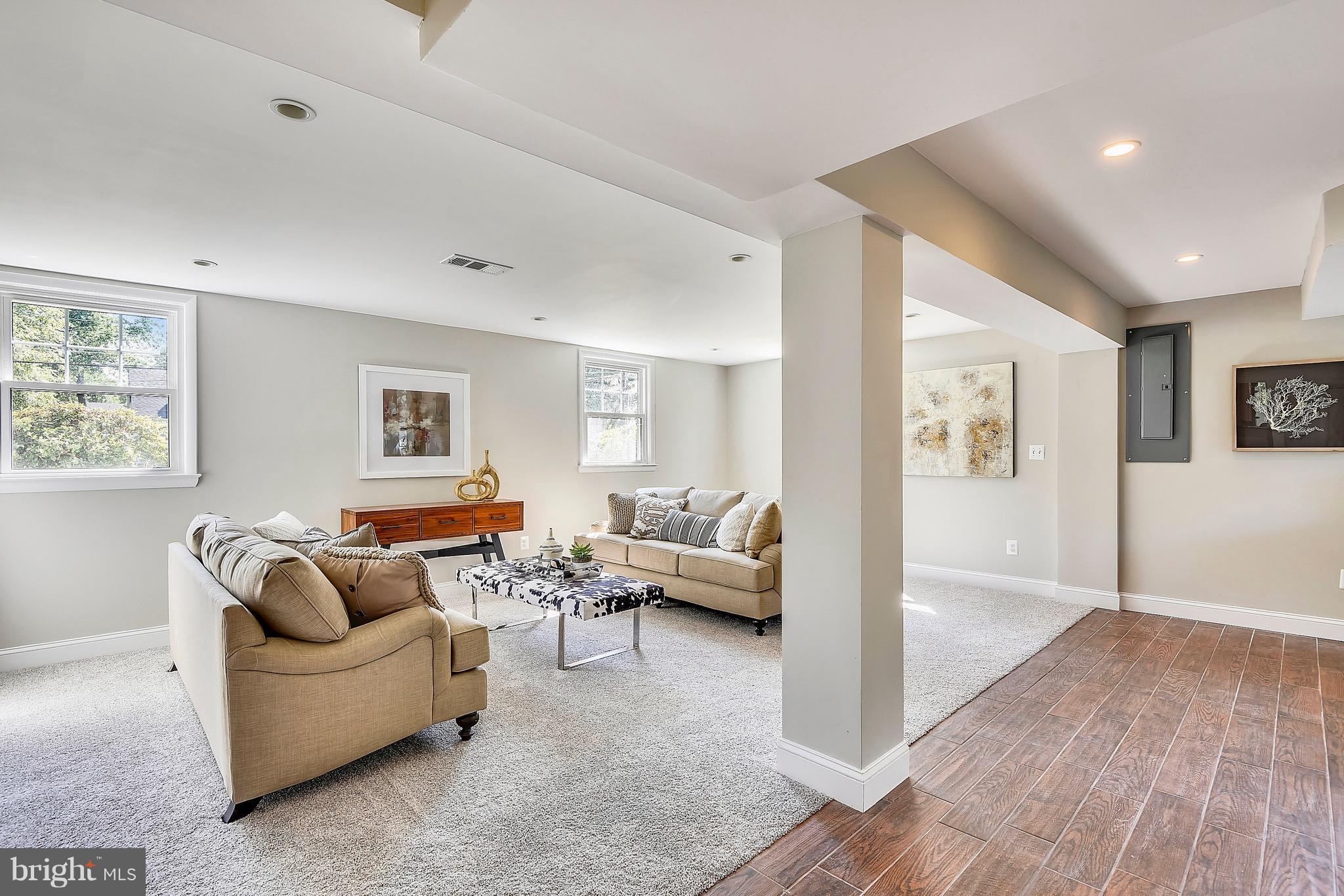 WAYNEWOOD - Residential