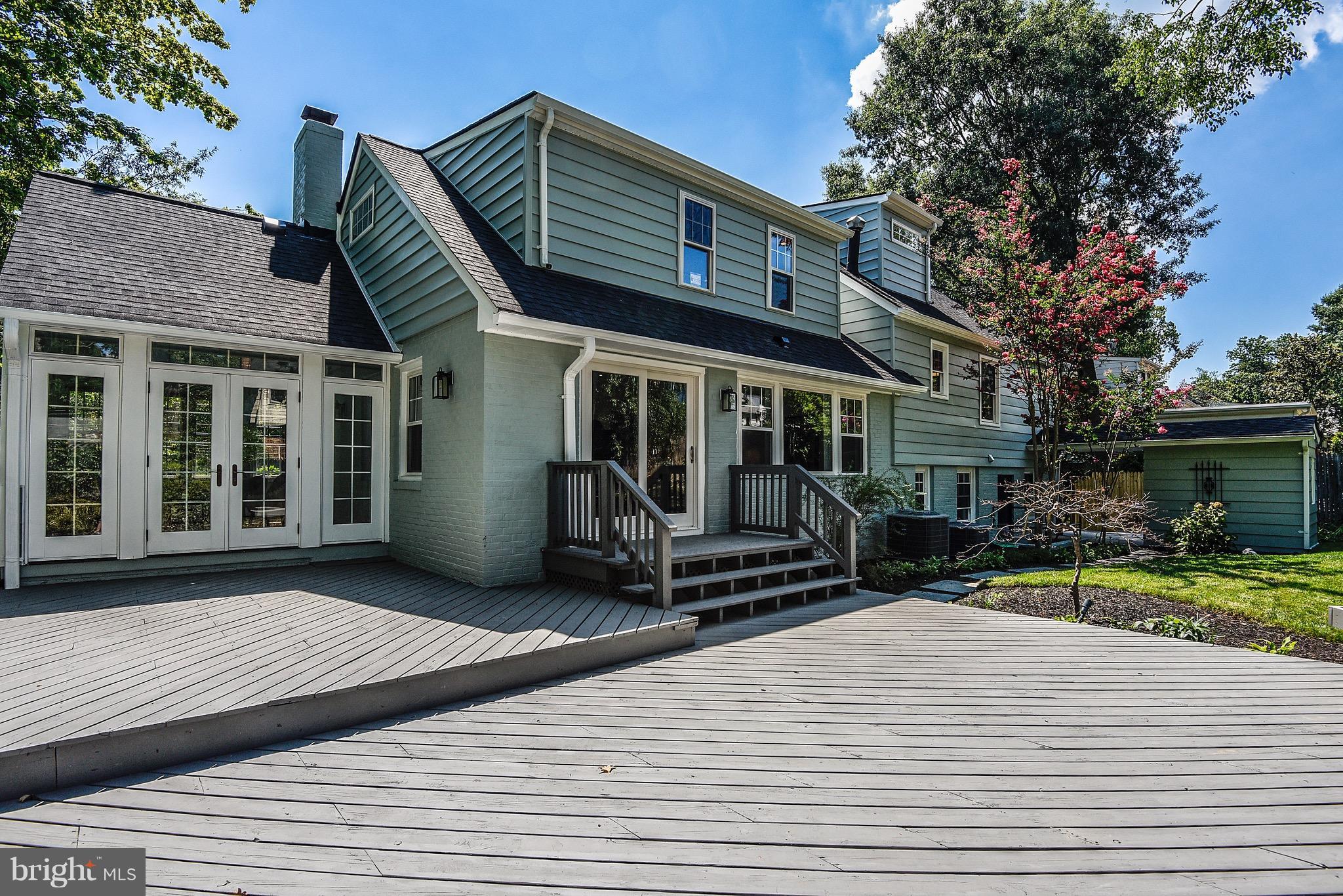 WAYNEWOOD - Residential