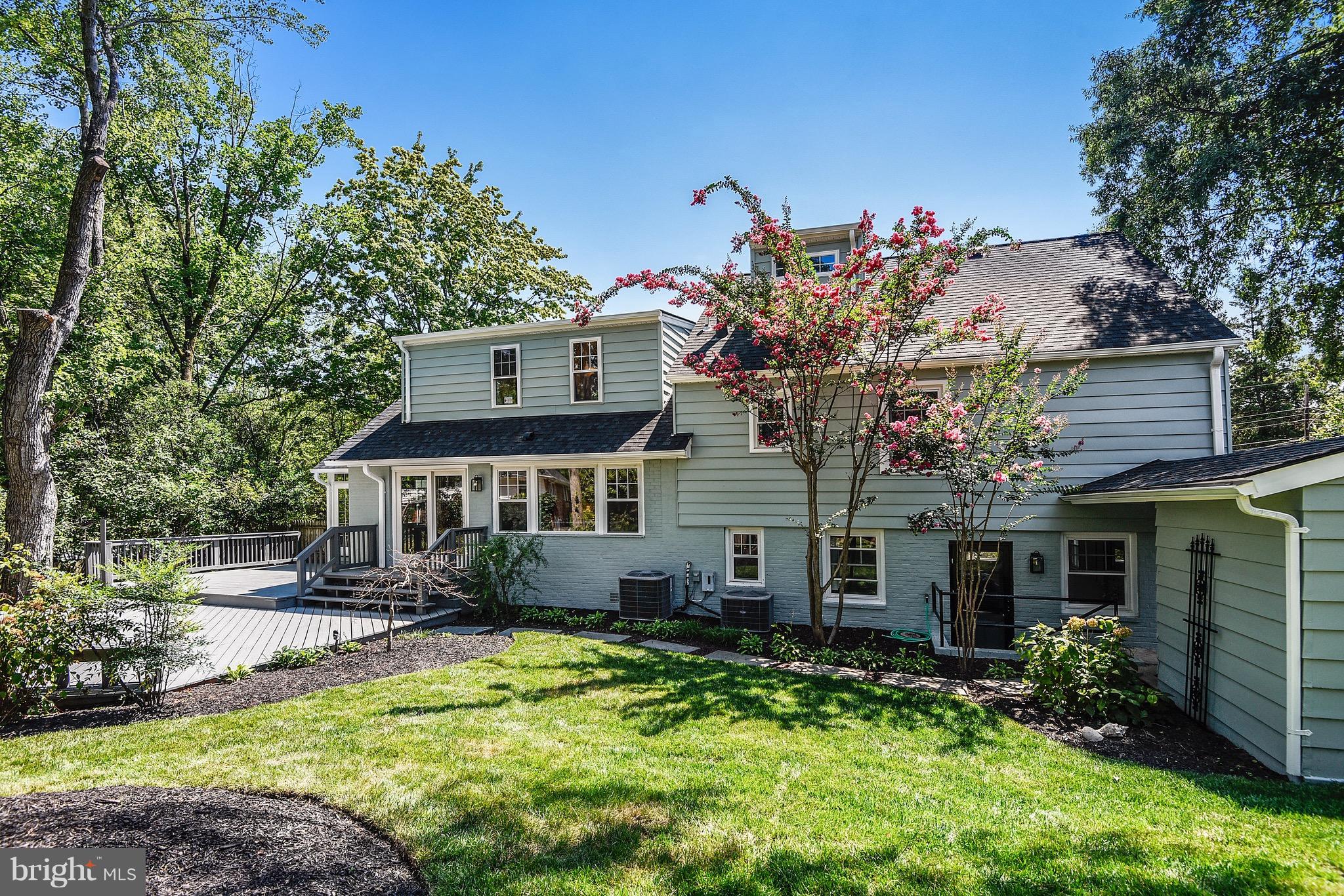 WAYNEWOOD - Residential