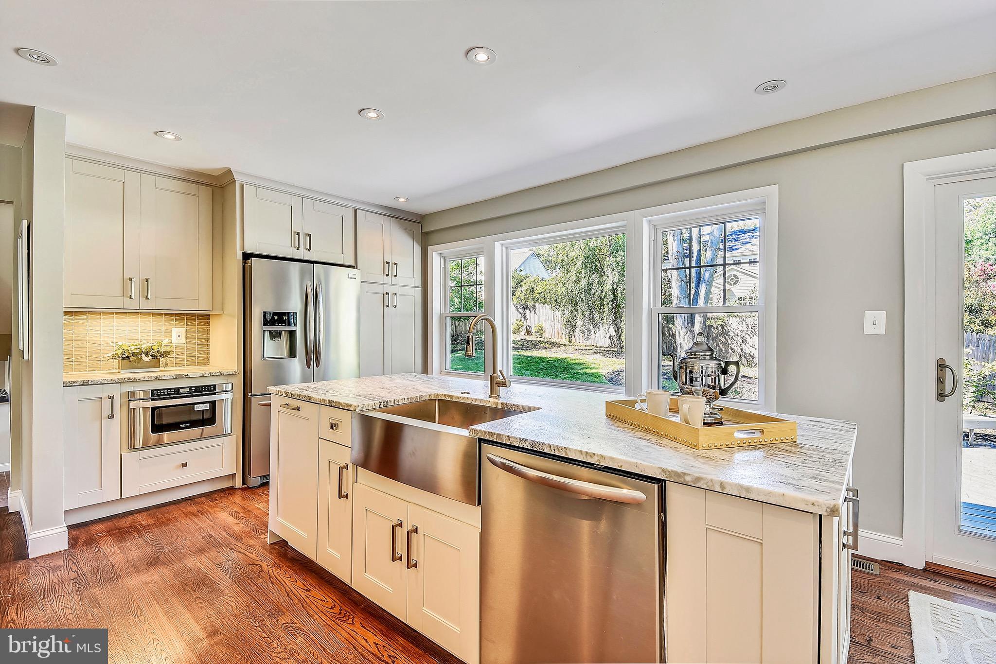 WAYNEWOOD - Residential