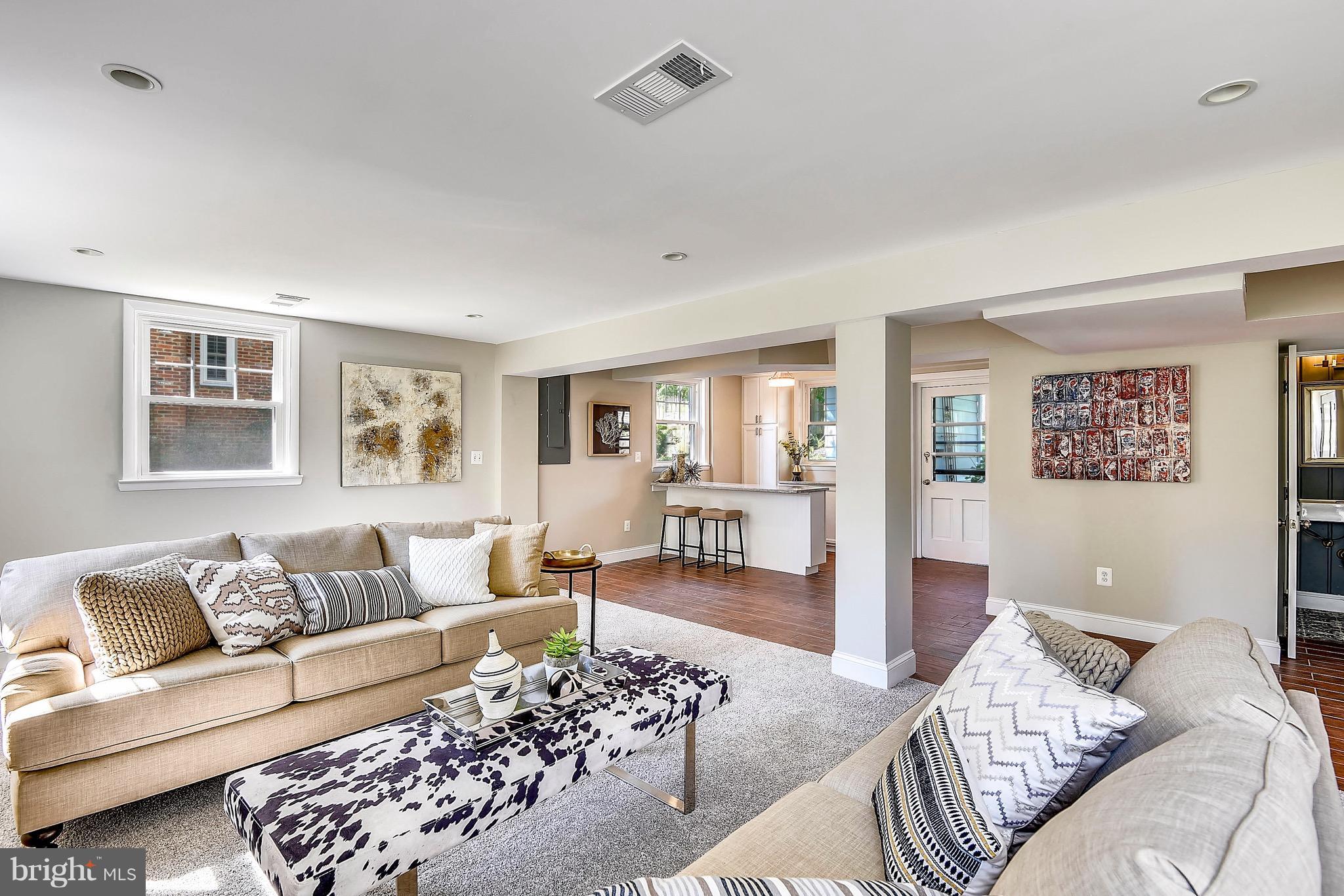 WAYNEWOOD - Residential