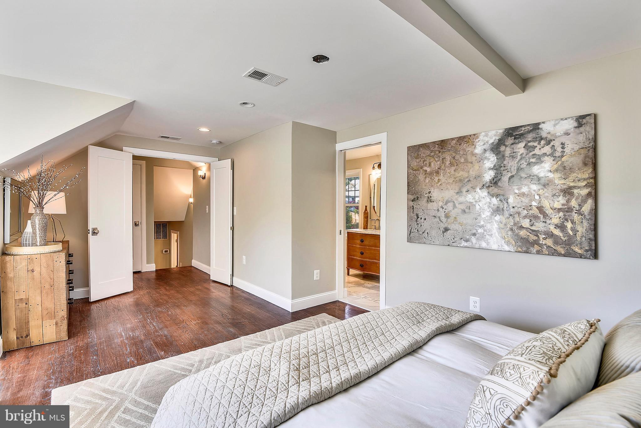 WAYNEWOOD - Residential