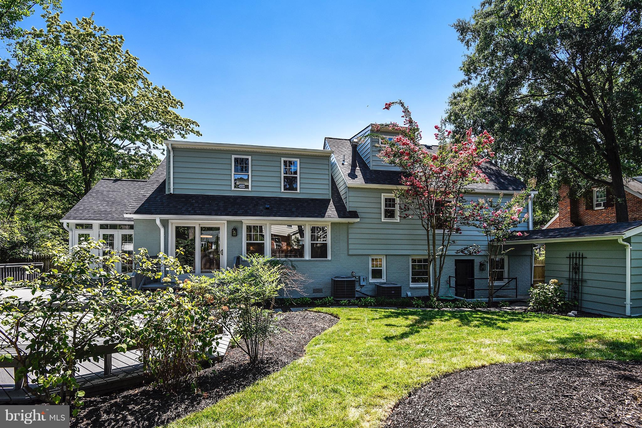 WAYNEWOOD - Residential