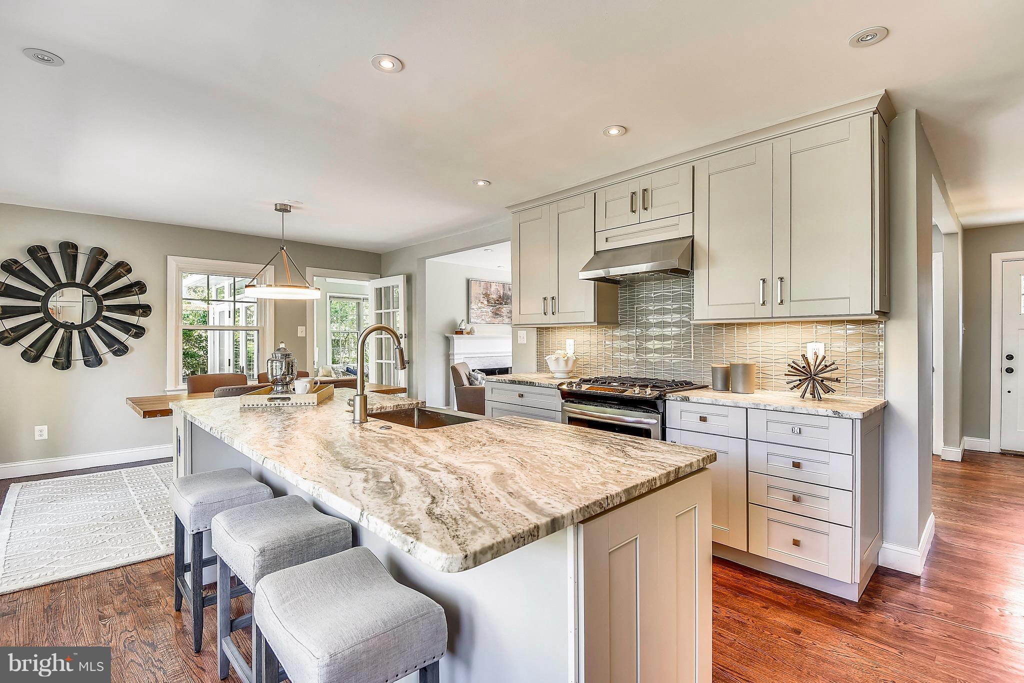 WAYNEWOOD - Residential