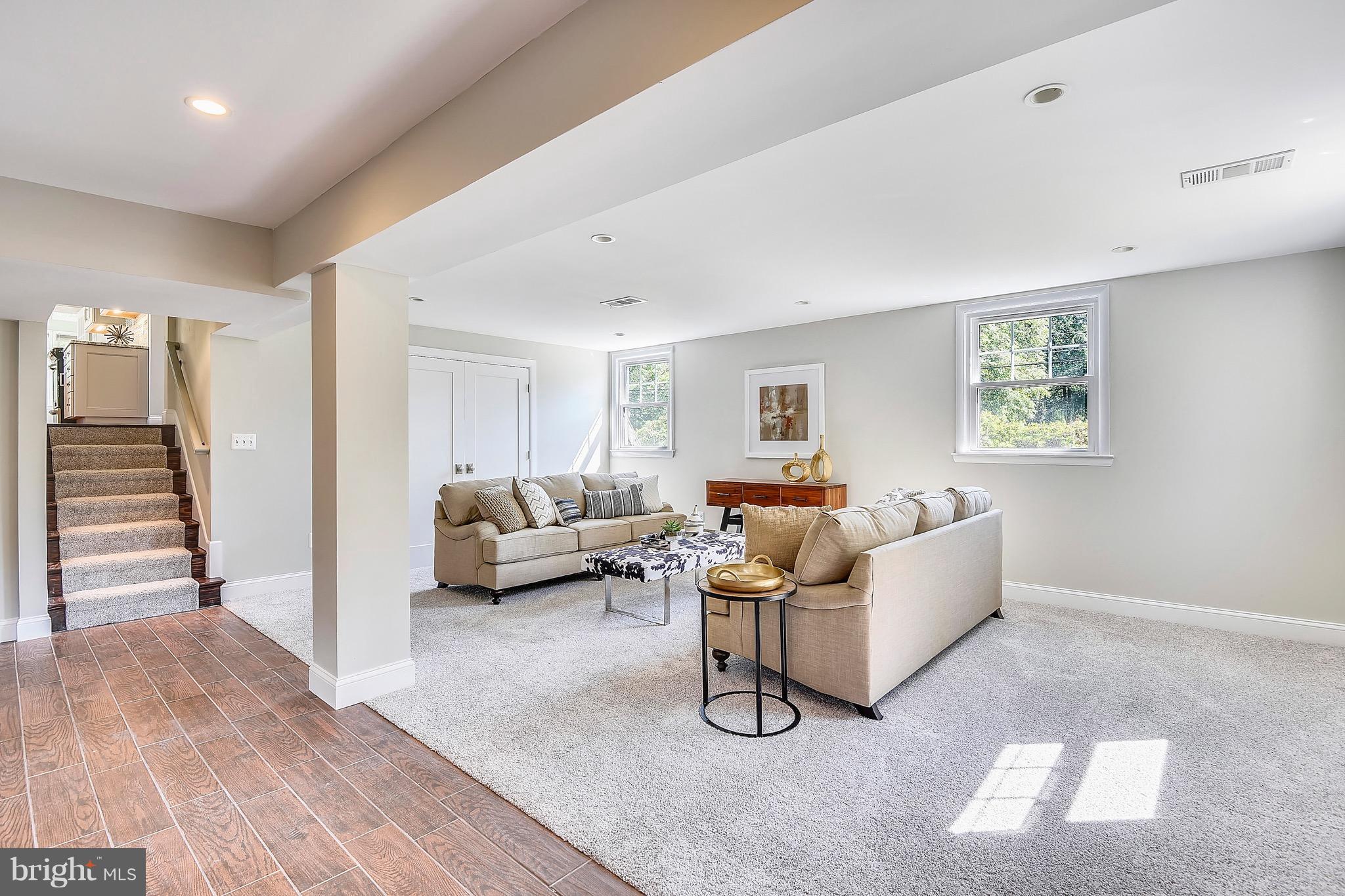 WAYNEWOOD - Residential