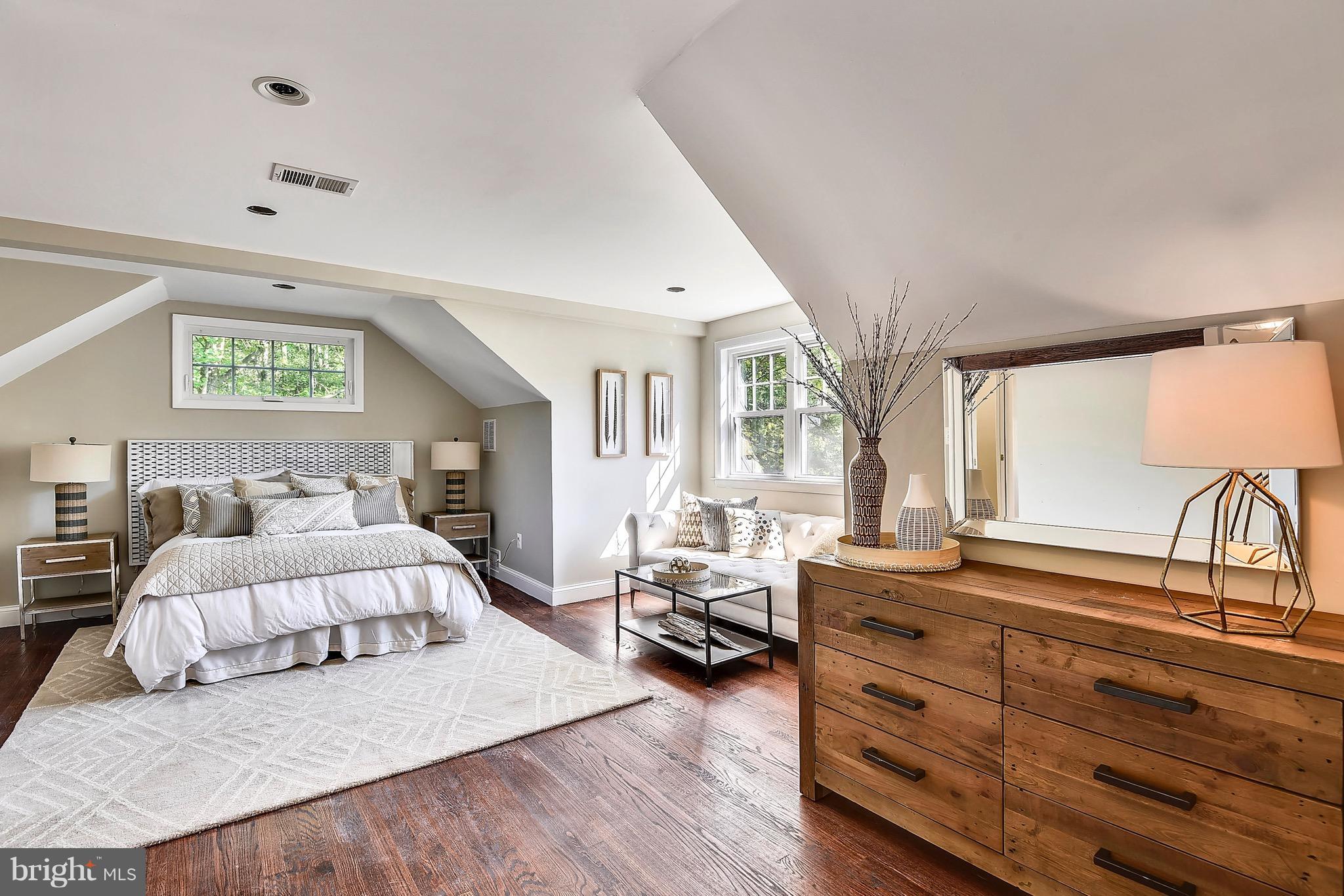 WAYNEWOOD - Residential