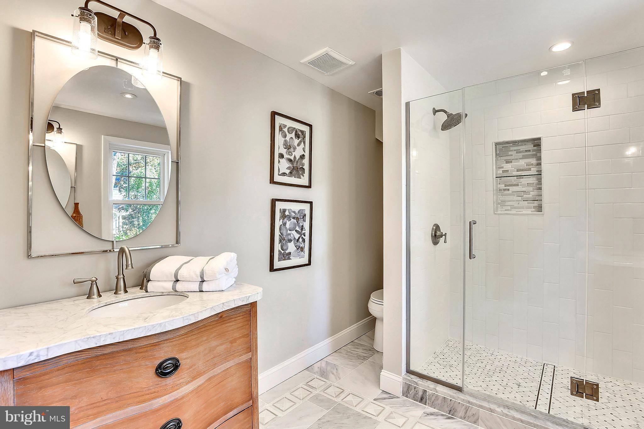 WAYNEWOOD - Residential