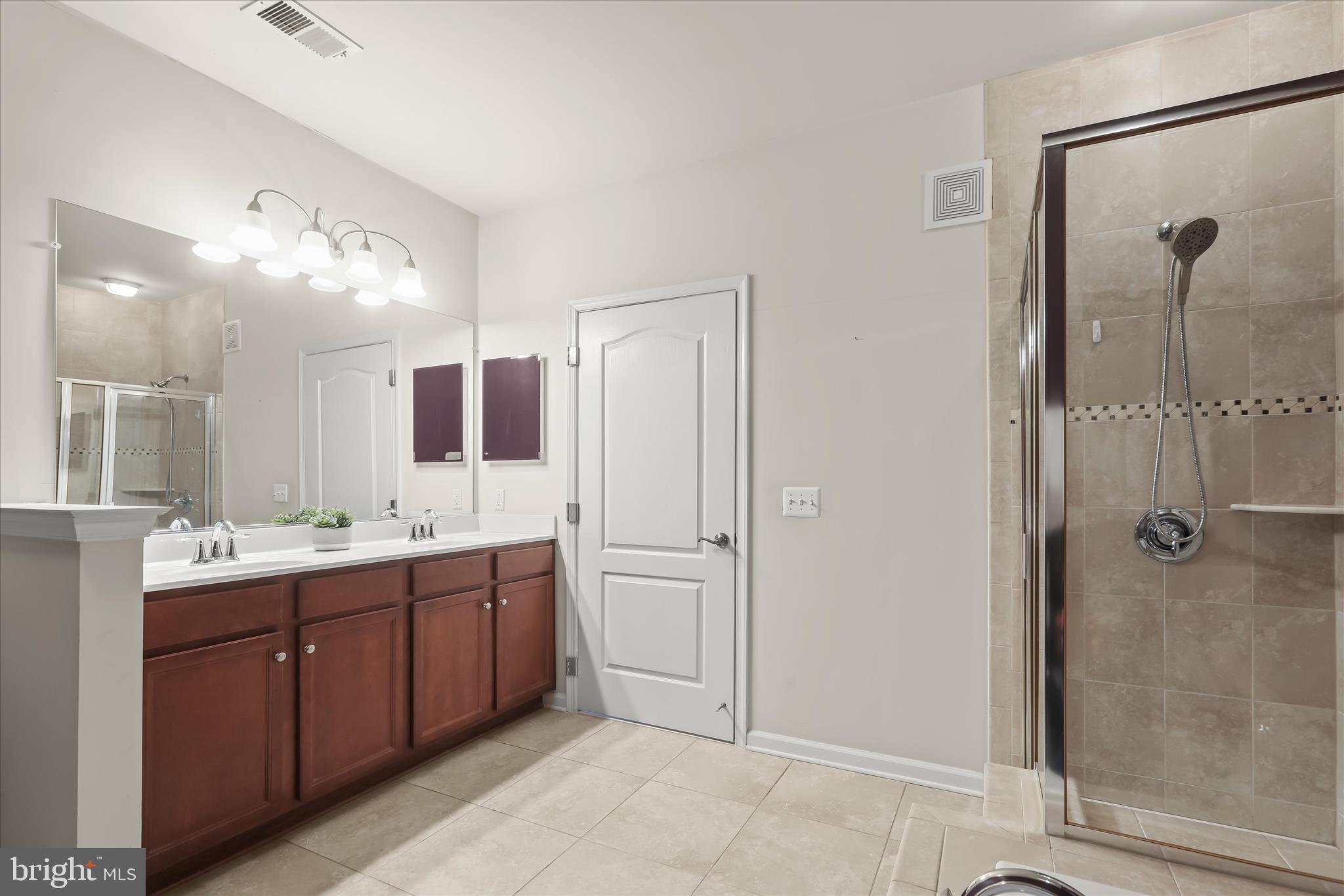 CARROLLS CREEK - Residential