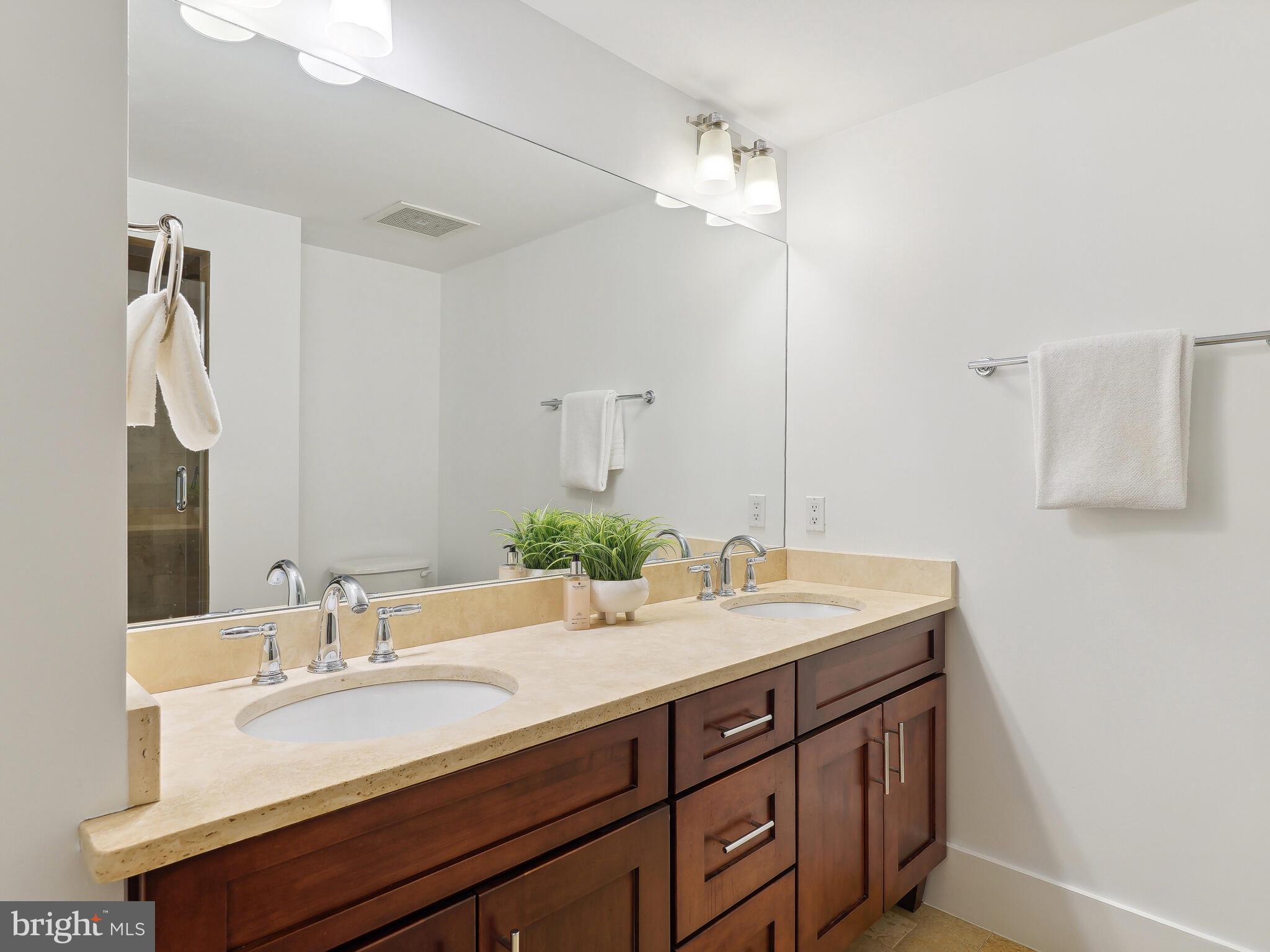 THE WOOSTER AND MERCER LOFTS - Residential