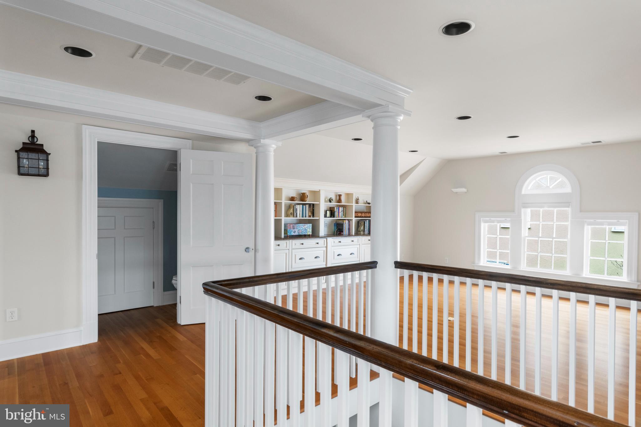 MURRAY HILL - Residential