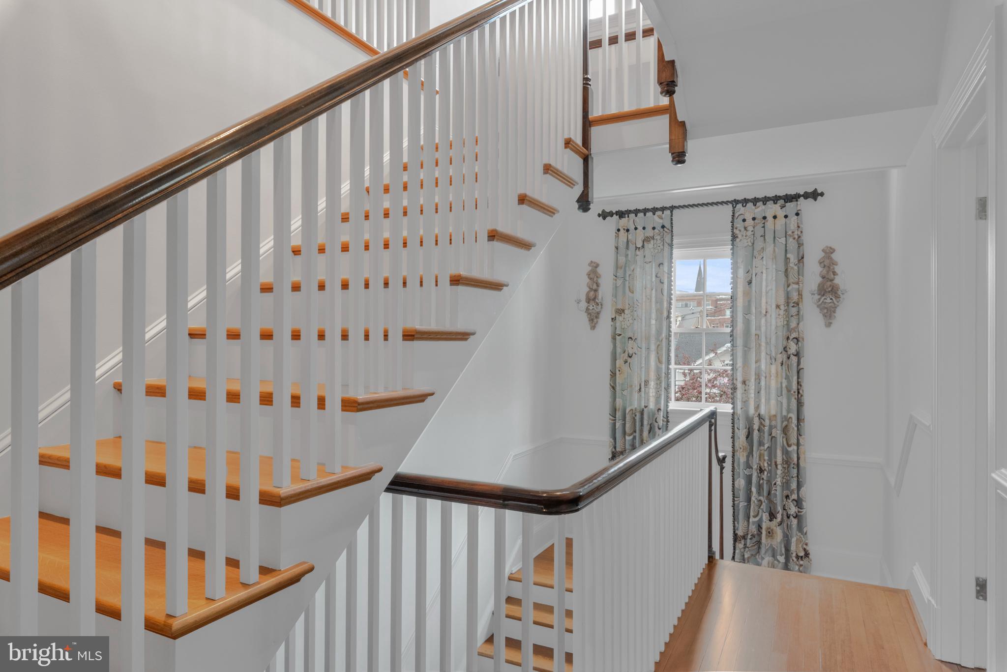 MURRAY HILL - Residential