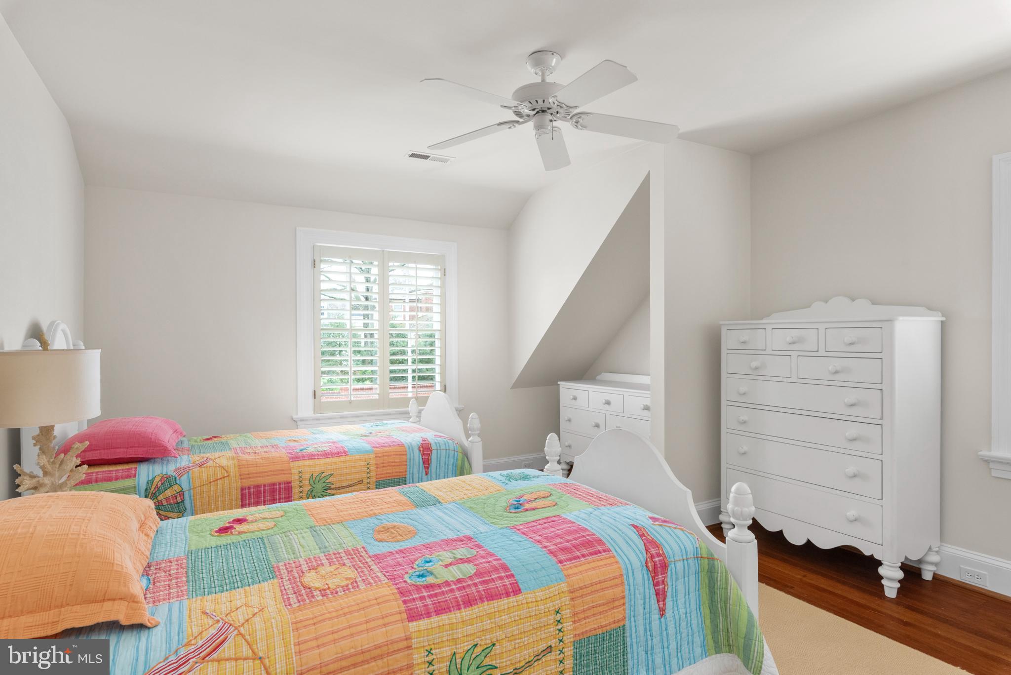 MURRAY HILL - Residential