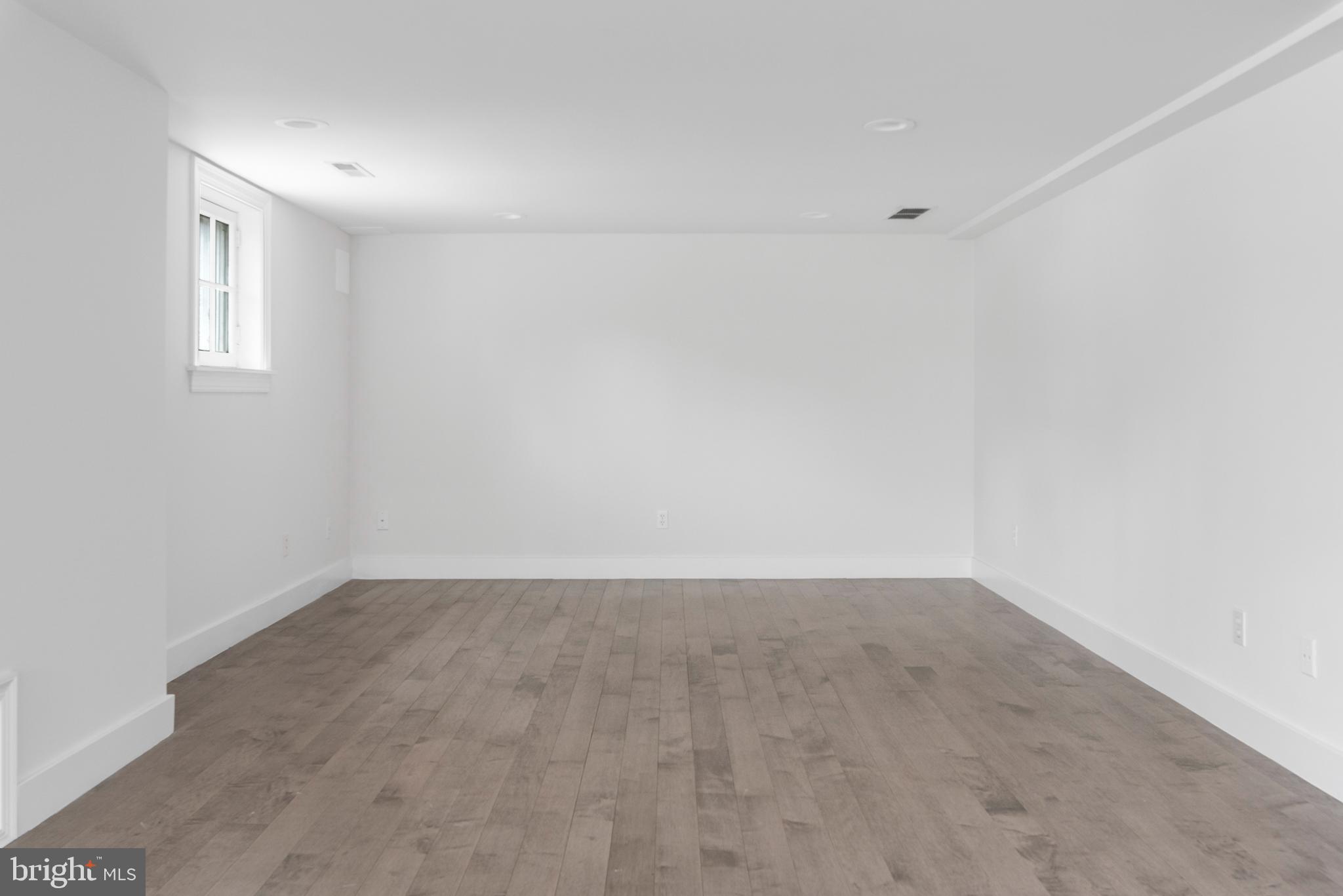 MURRAY HILL - Residential