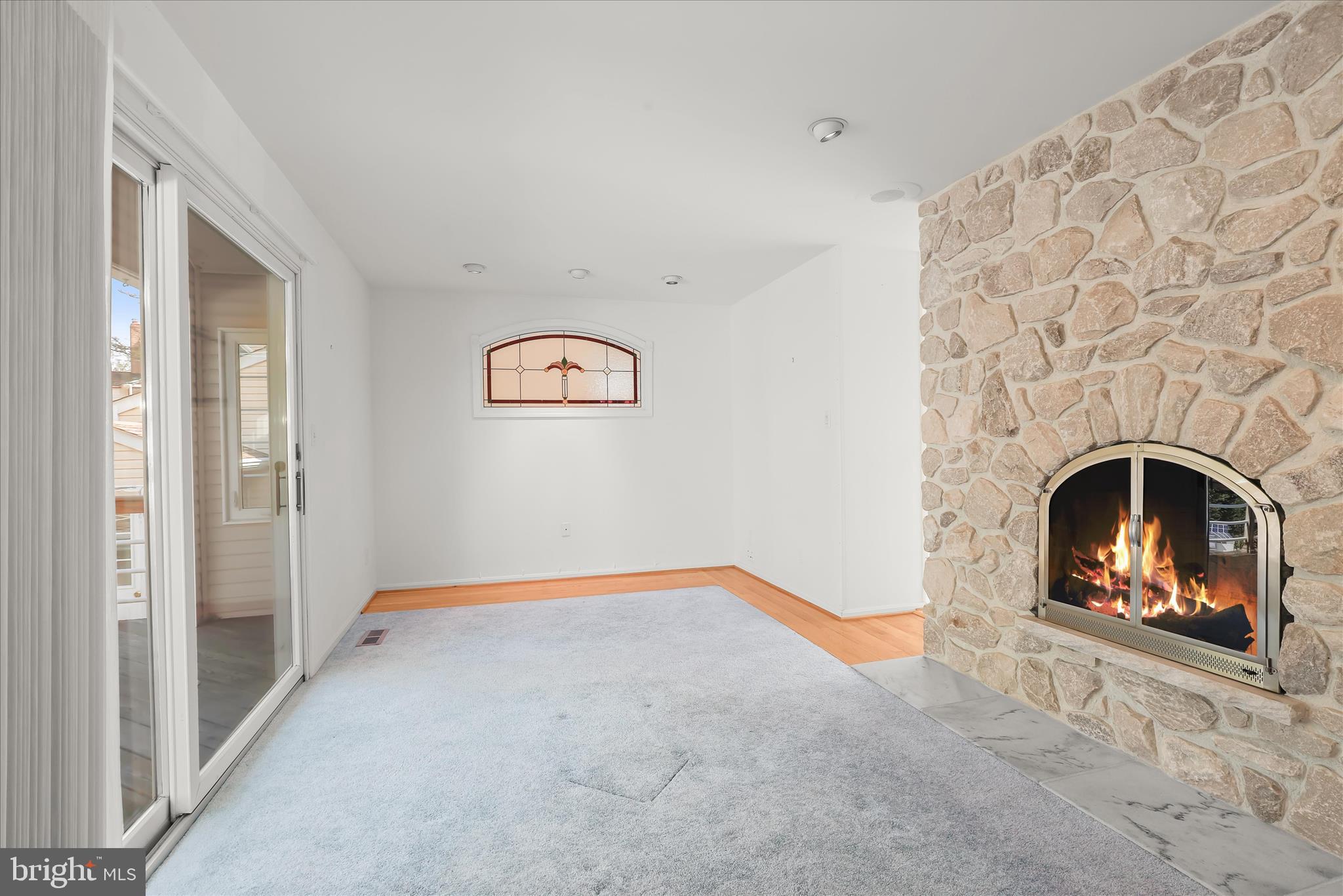 HAWTHORNE SQUARE - Residential