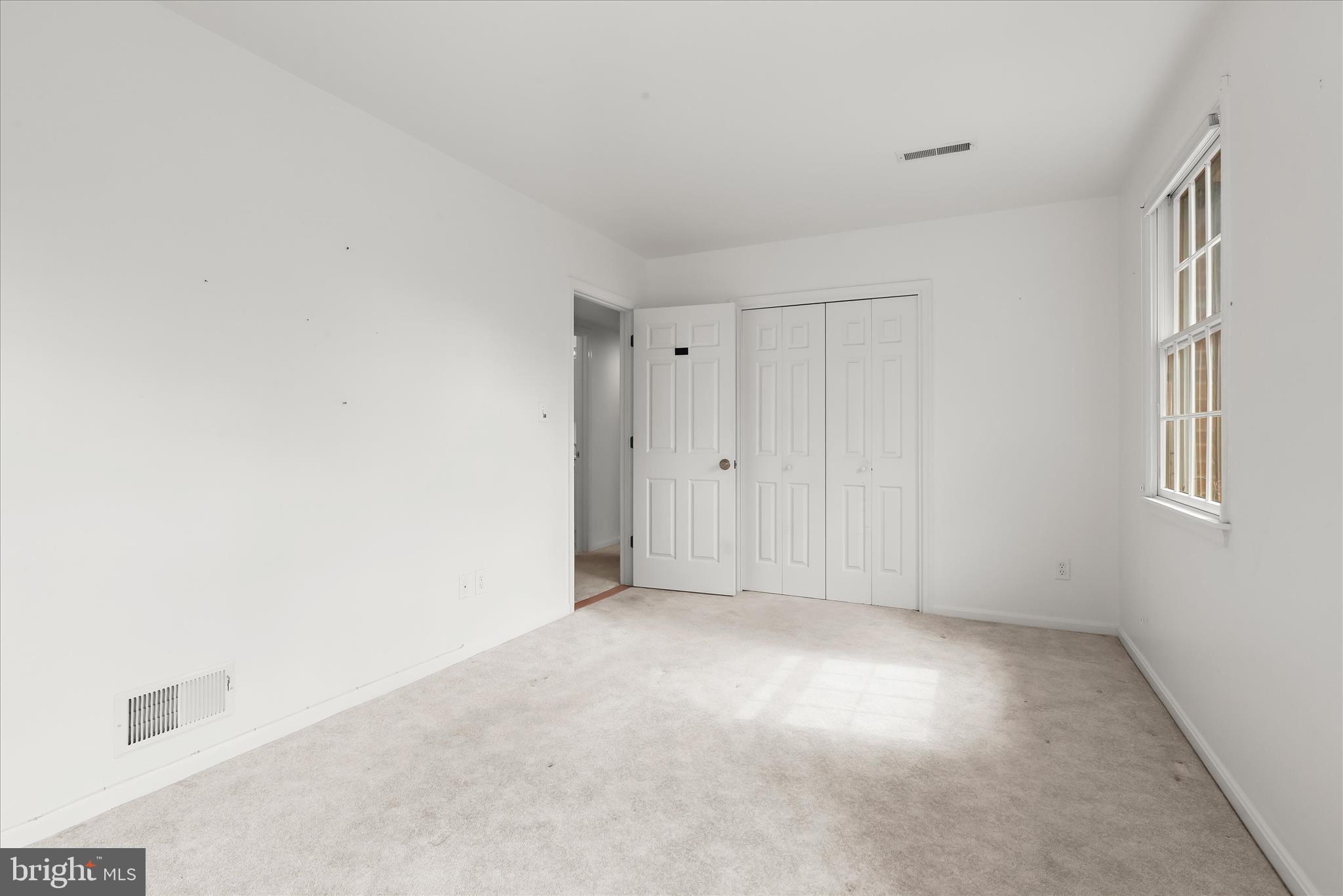 HAWTHORNE SQUARE - Residential