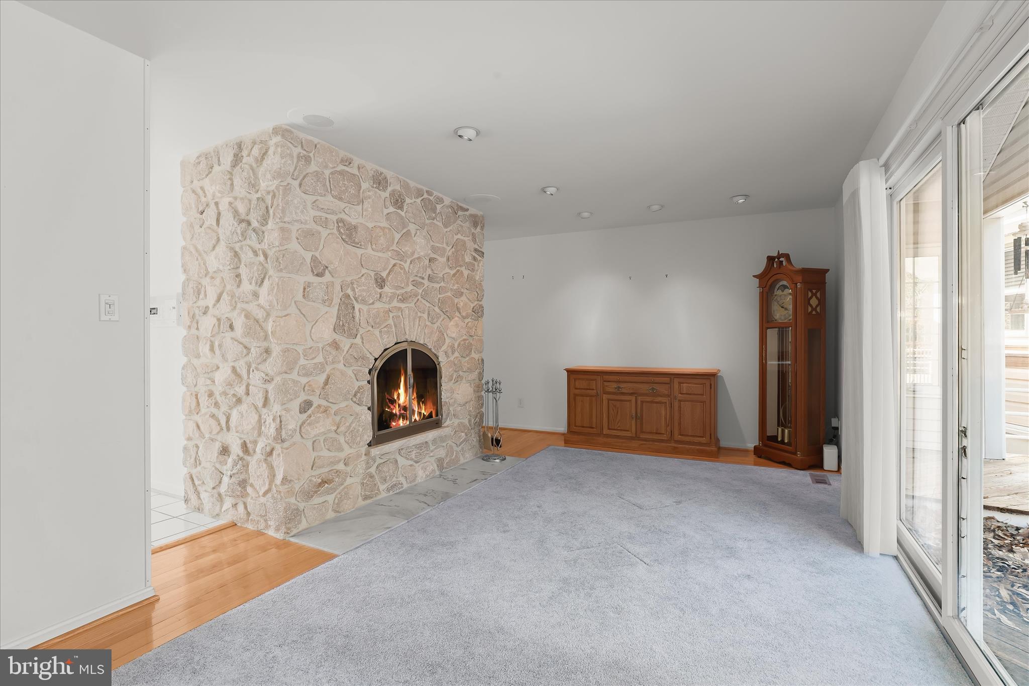 HAWTHORNE SQUARE - Residential