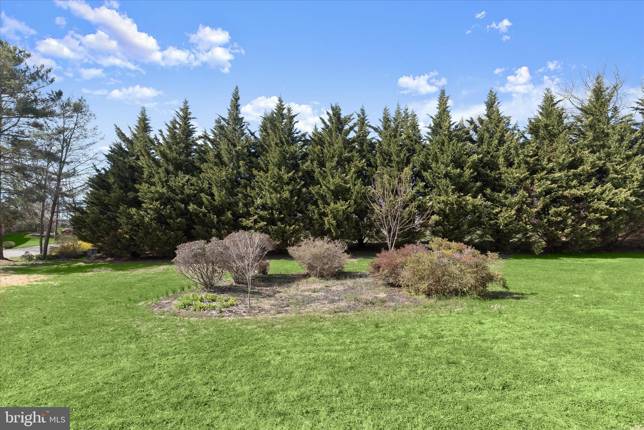 HAWTHORNE SQUARE - Residential