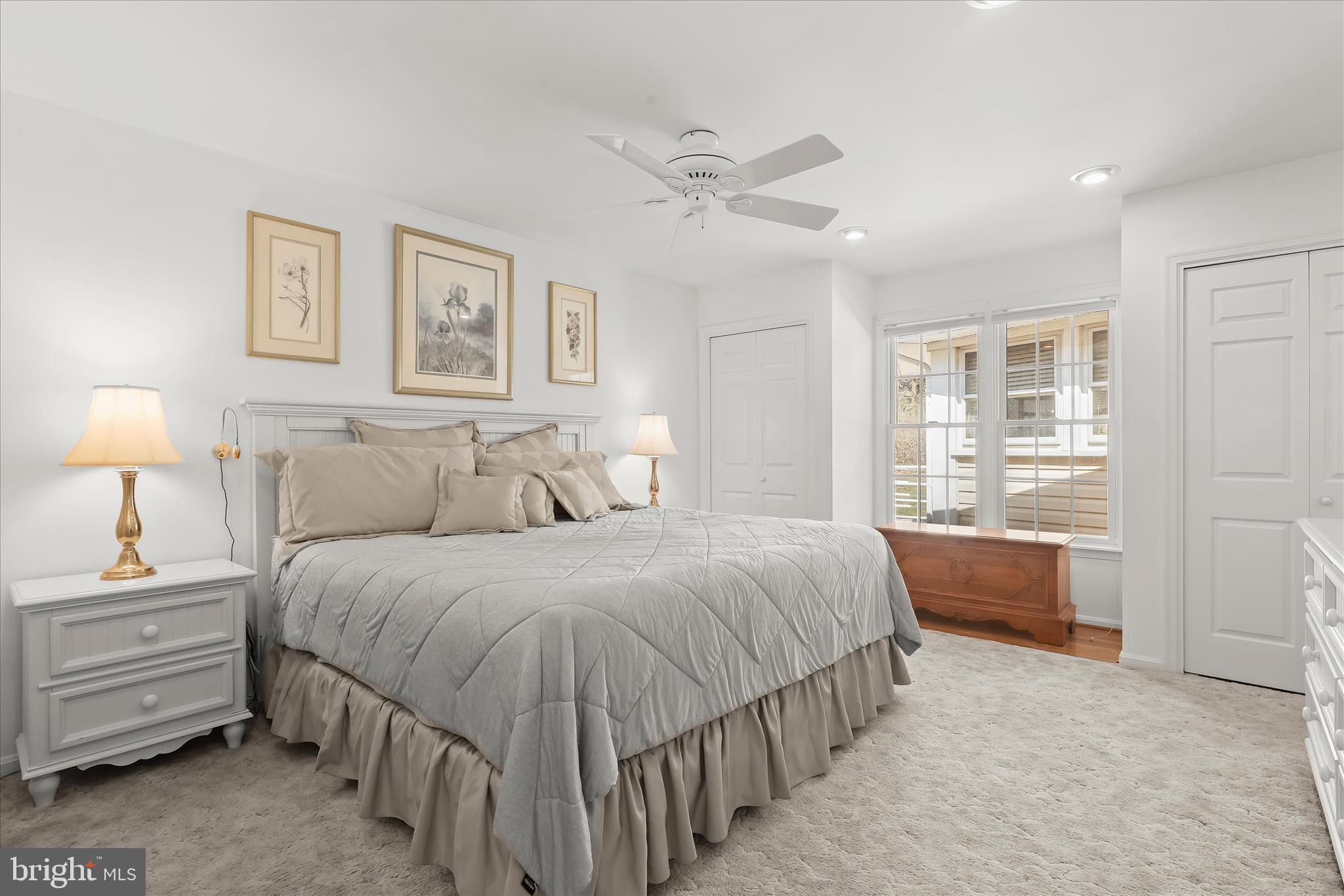 HAWTHORNE SQUARE - Residential