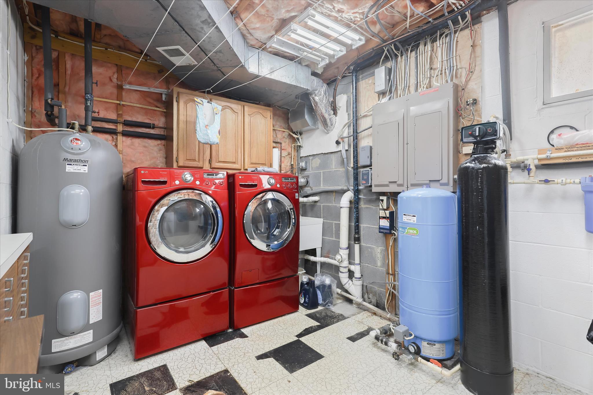 HAWTHORNE SQUARE - Residential