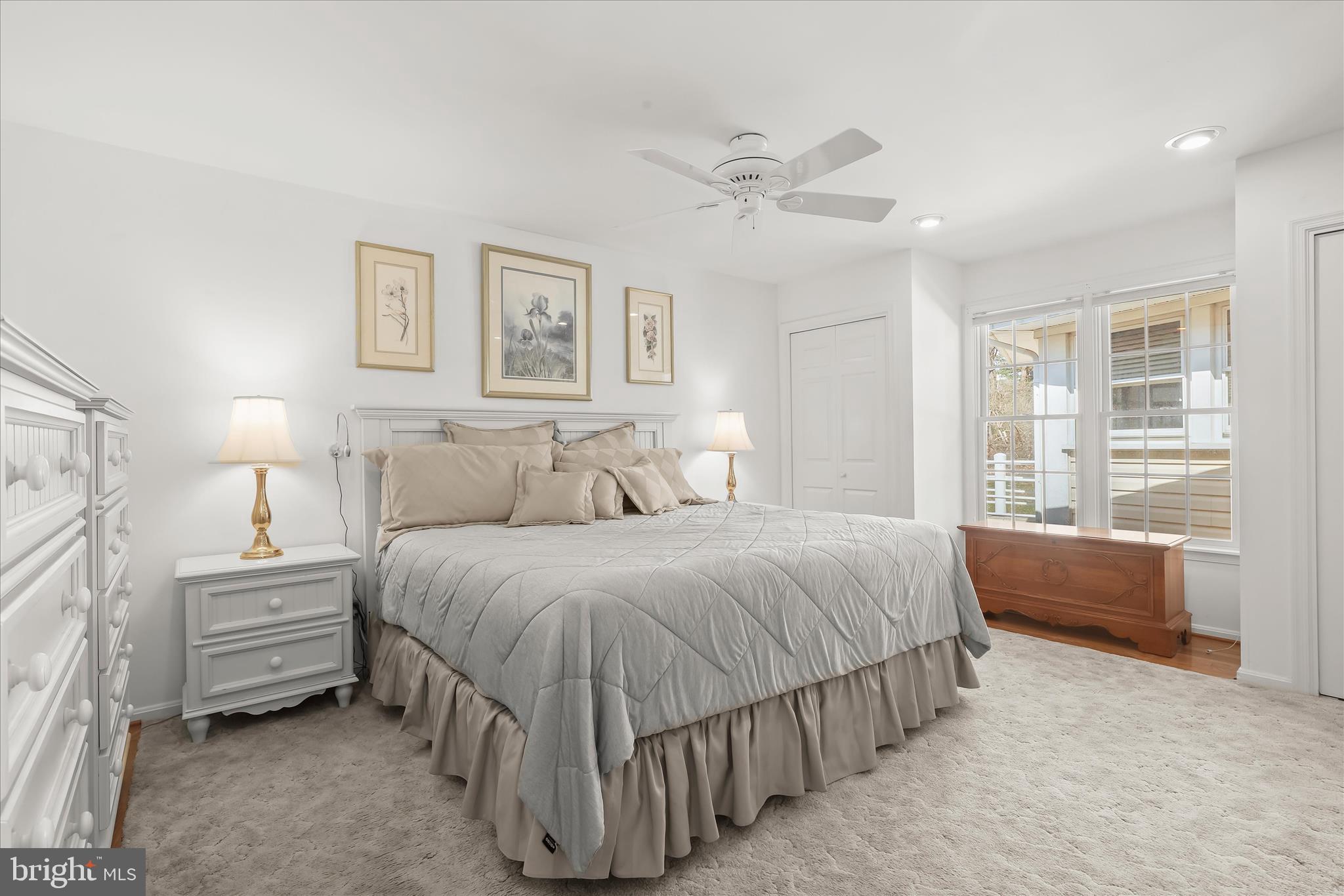 HAWTHORNE SQUARE - Residential