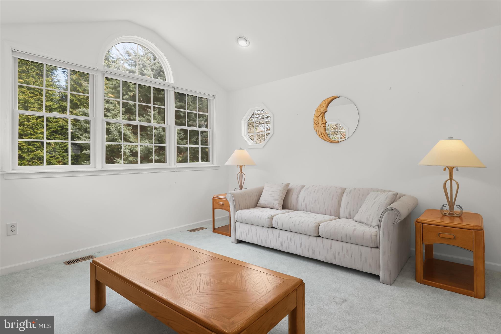 HAWTHORNE SQUARE - Residential