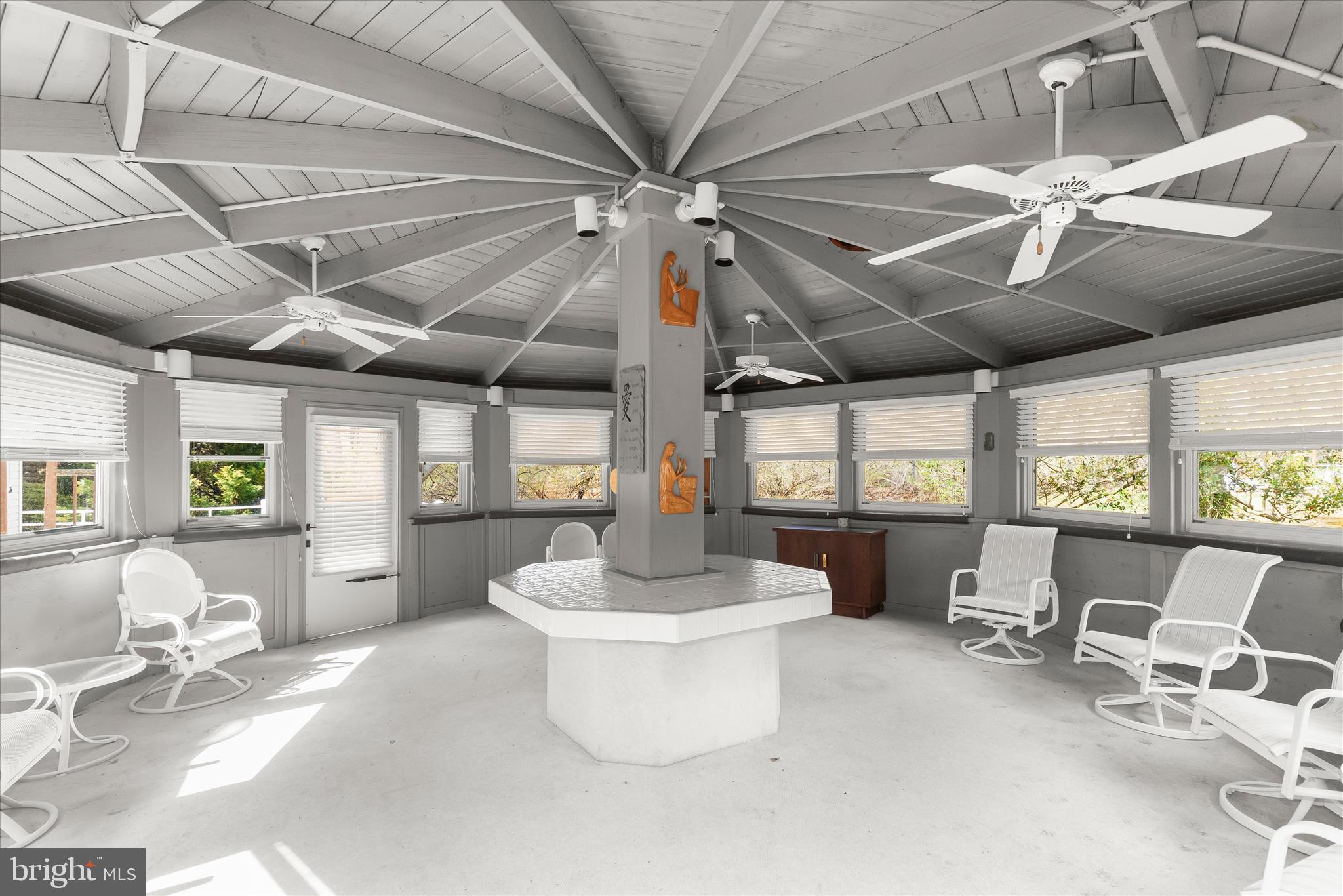 HAWTHORNE SQUARE - Residential