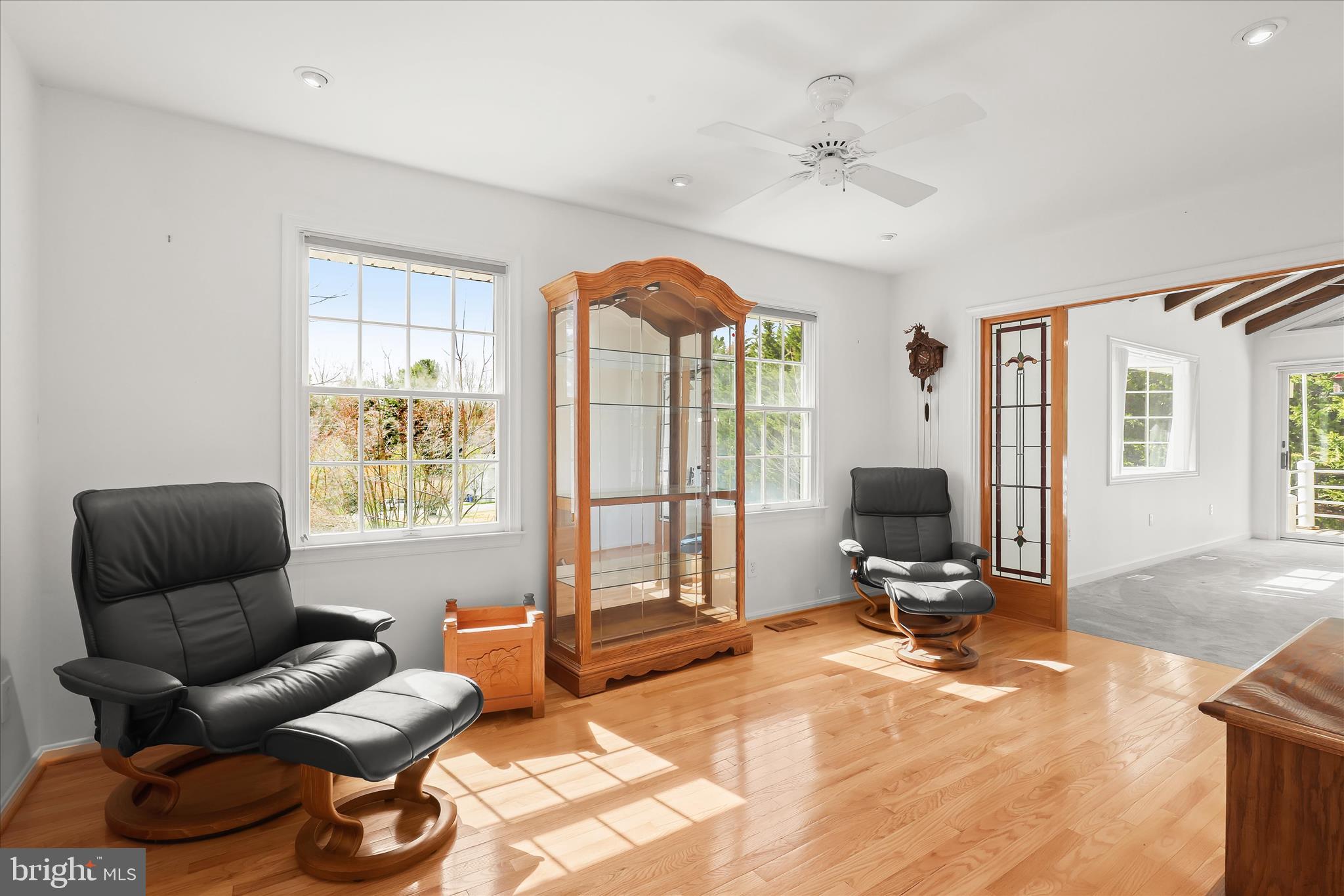 HAWTHORNE SQUARE - Residential