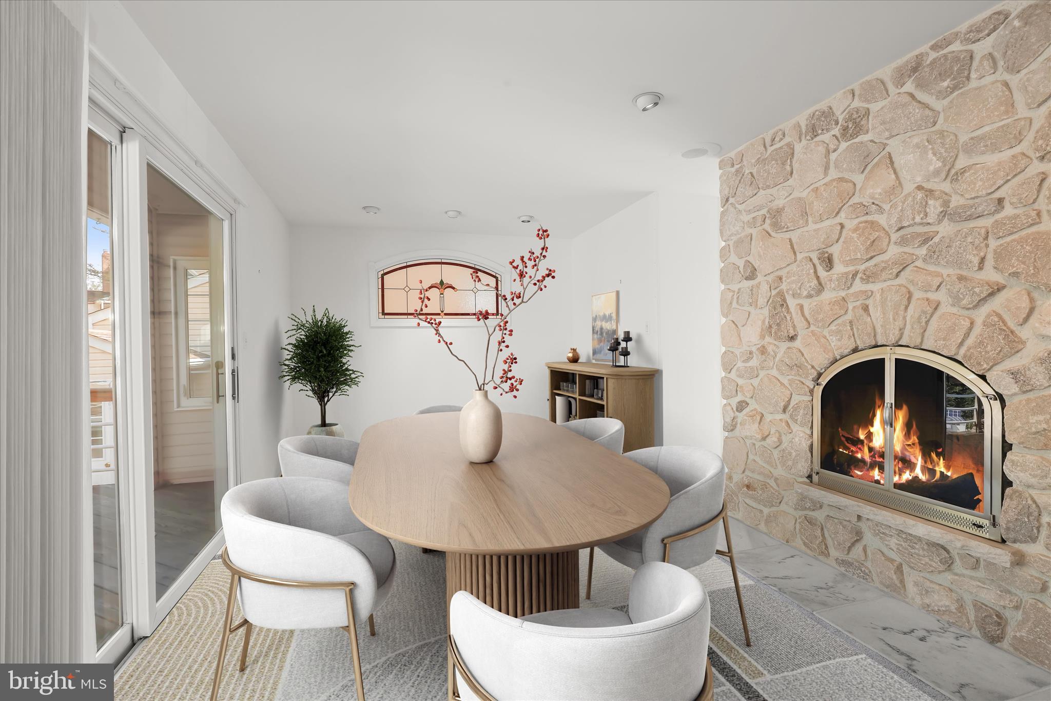 HAWTHORNE SQUARE - Residential