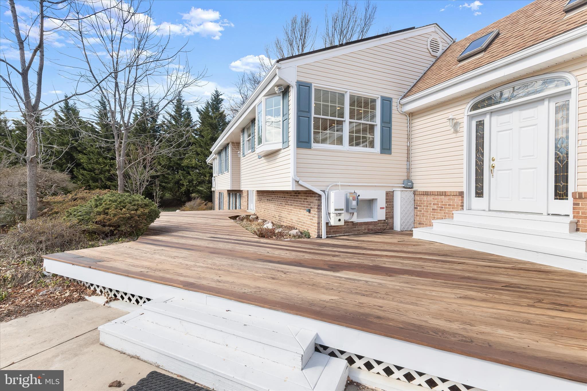 HAWTHORNE SQUARE - Residential