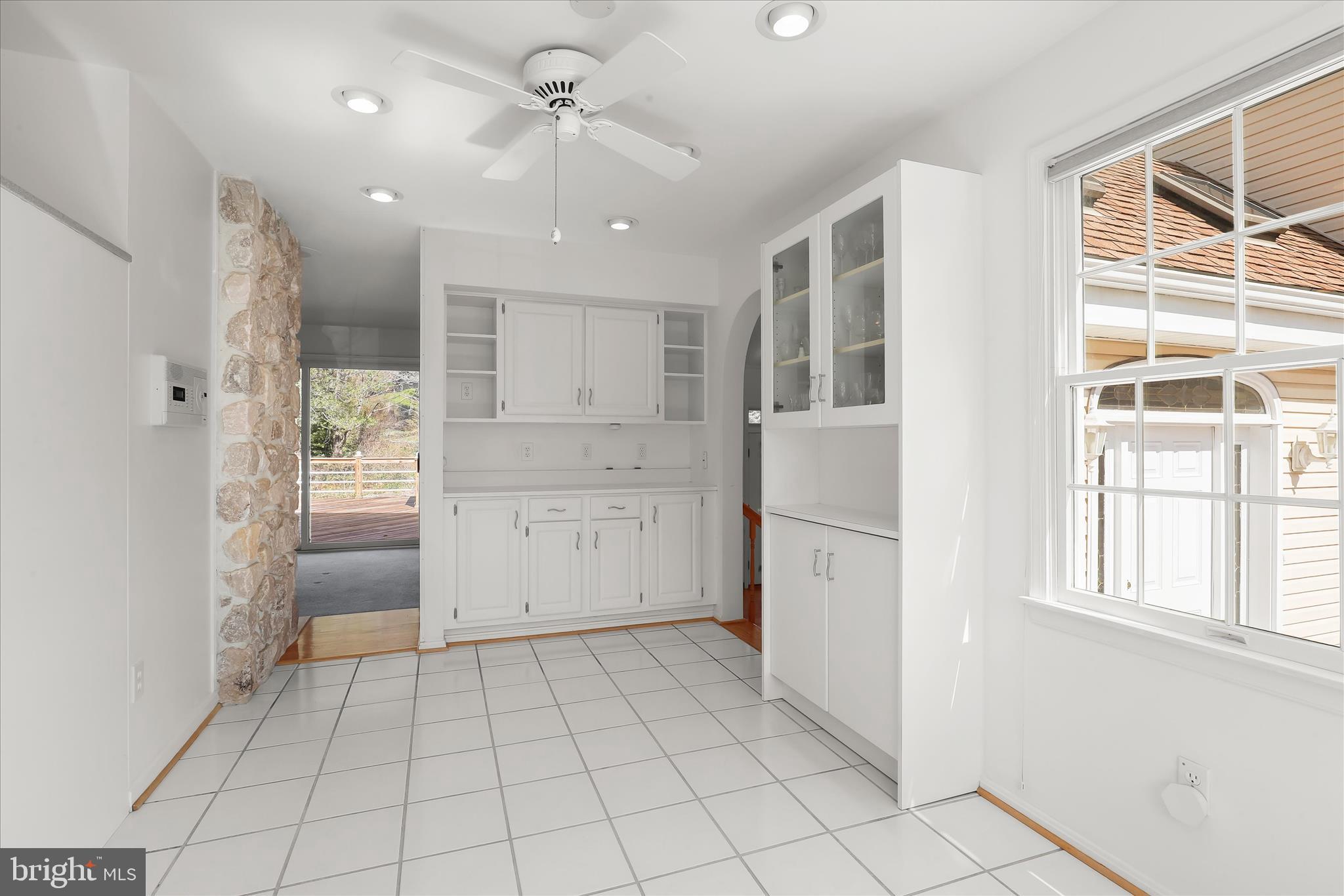 HAWTHORNE SQUARE - Residential