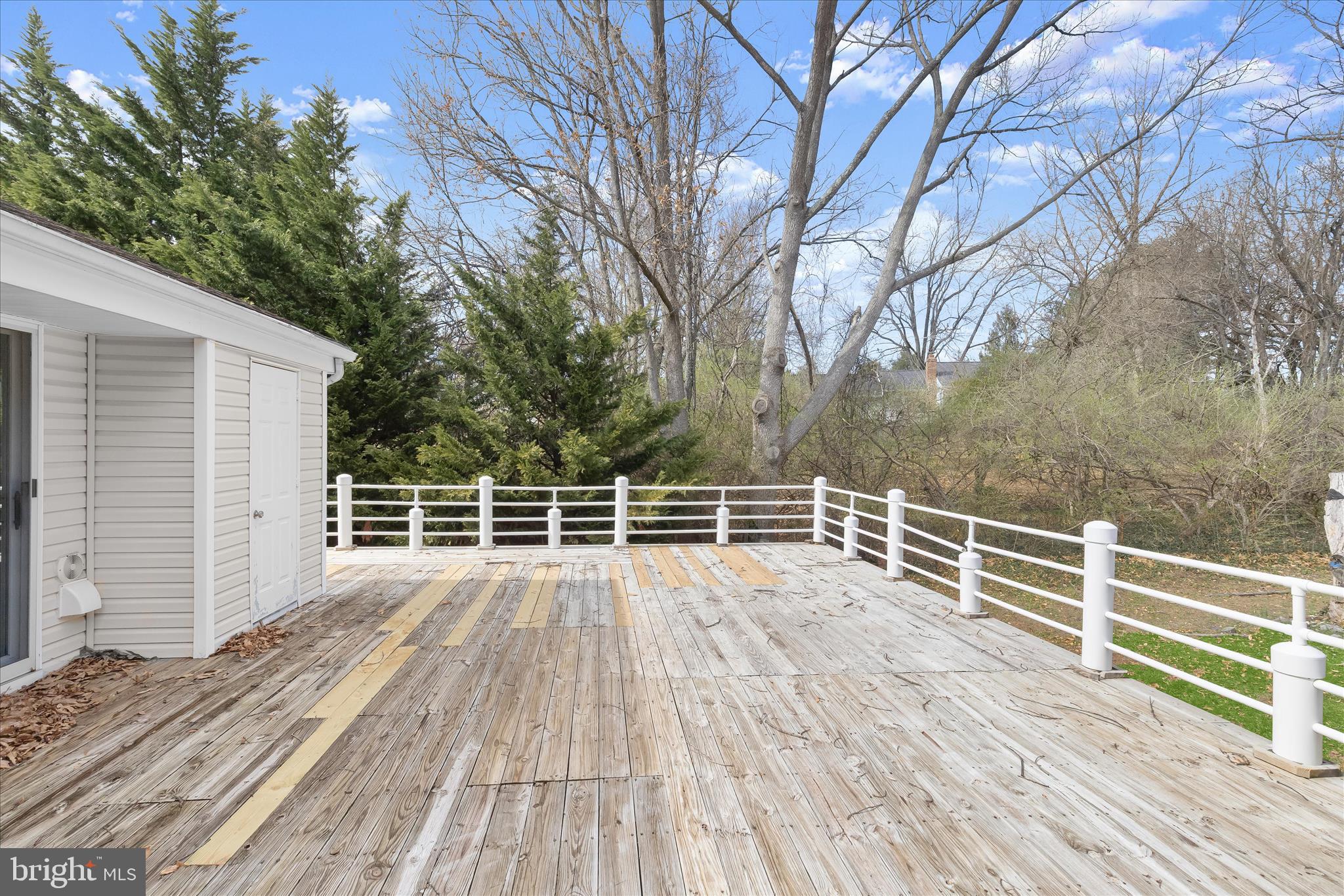 HAWTHORNE SQUARE - Residential