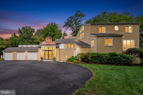 1316 Alps Drive, McLean, VA MLS: VAFX2319256