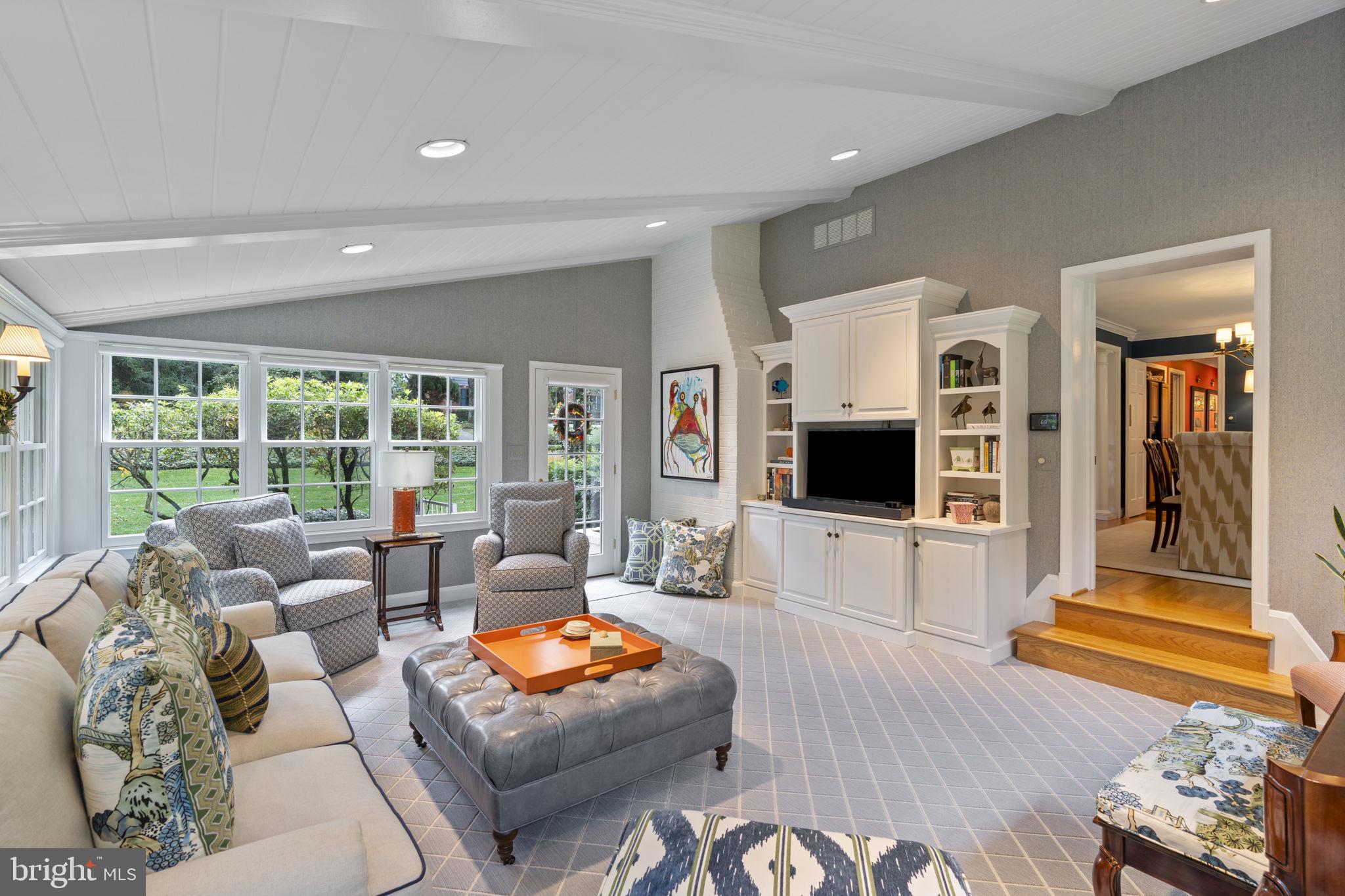 FIVE FARMS - Residential