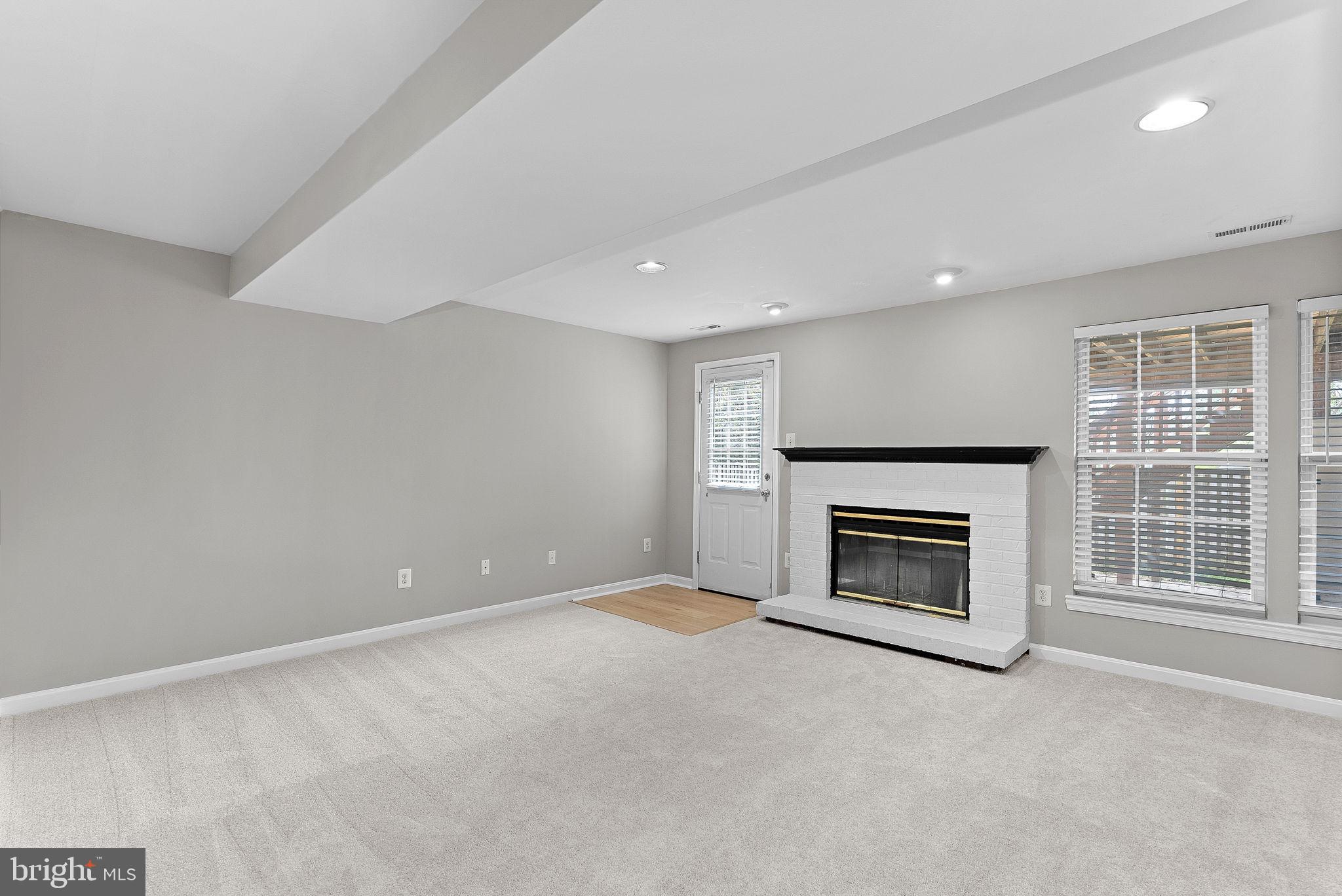 ASHBURN FARM - Residential